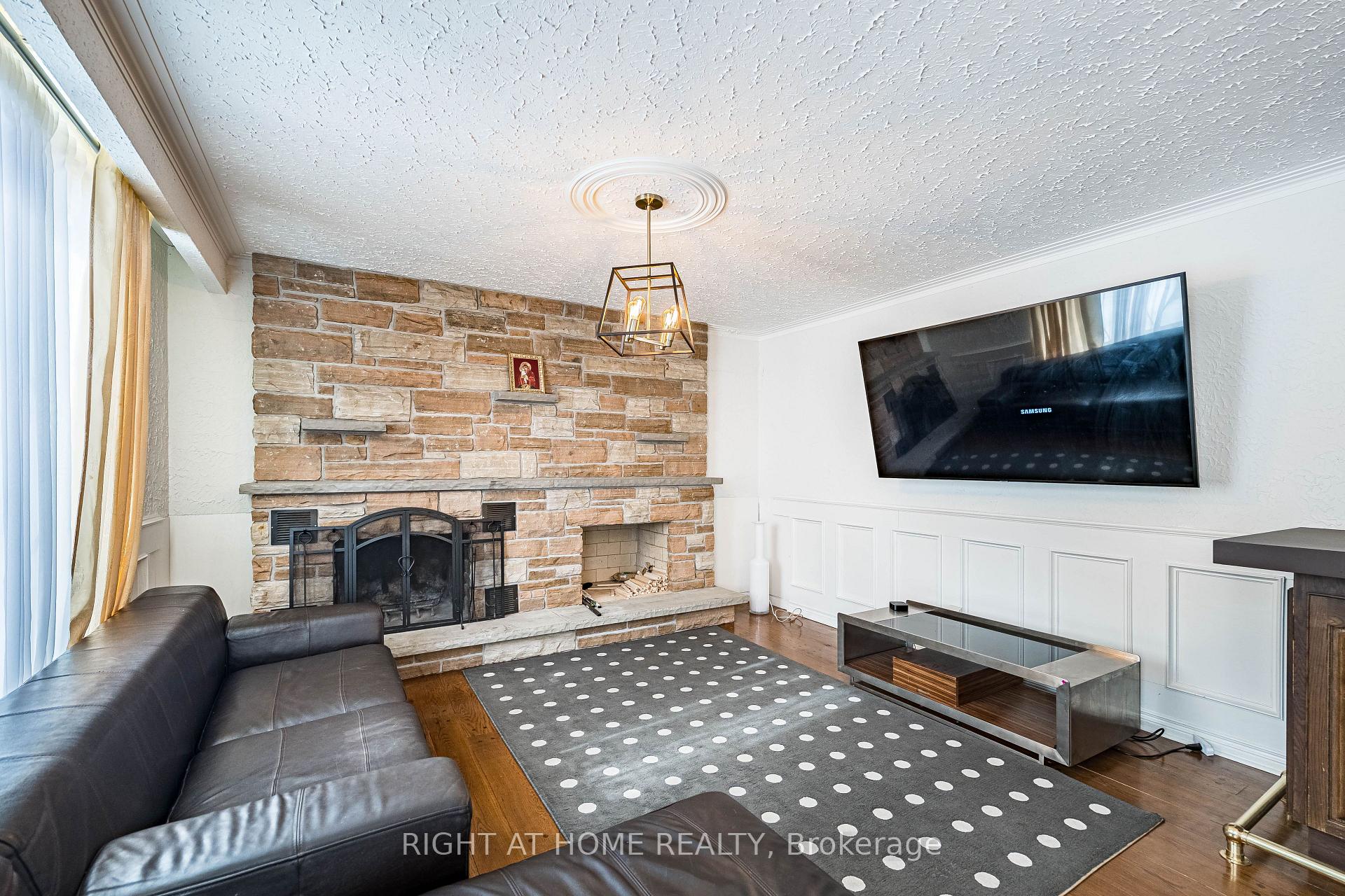 Photo 20 of 2123 Gordon Drive, Mississauga, Cooksville — HOMEH