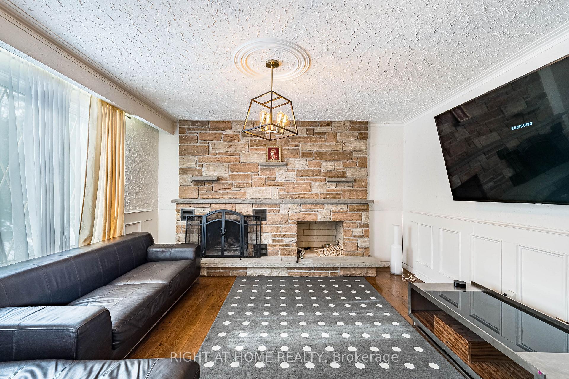 Photo 21 of 2123 Gordon Drive, Mississauga, Cooksville — HOMEH