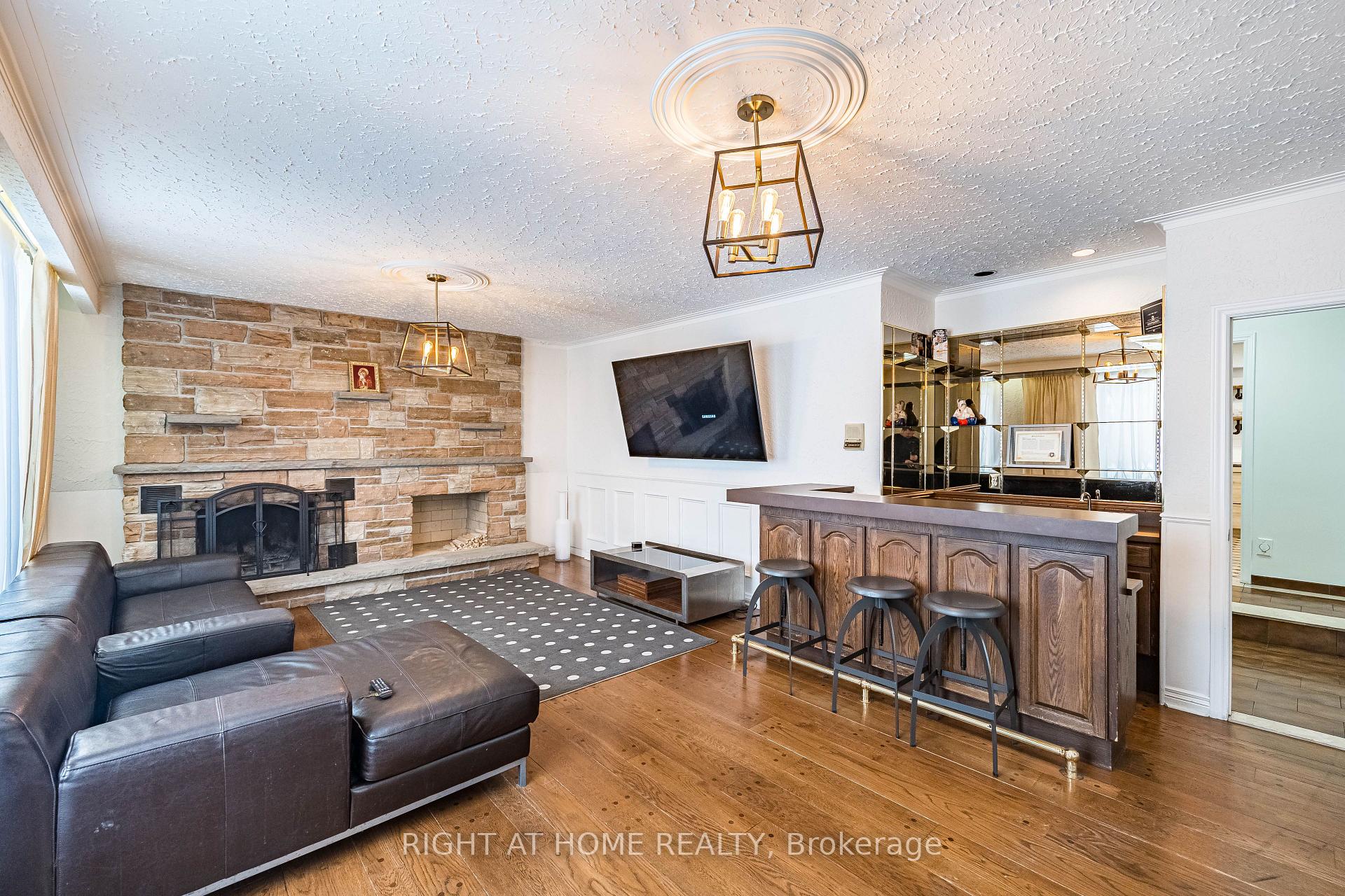 Photo 24 of 2123 Gordon Drive, Mississauga, Cooksville — HOMEH