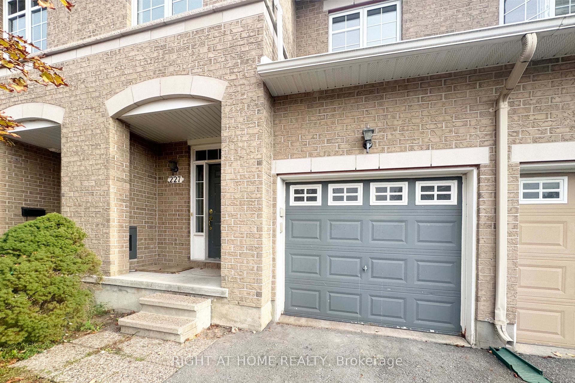 Photo 4 of 227 Portrush Avenue, Ottawa, Barrhaven - Longfields — HOMEH