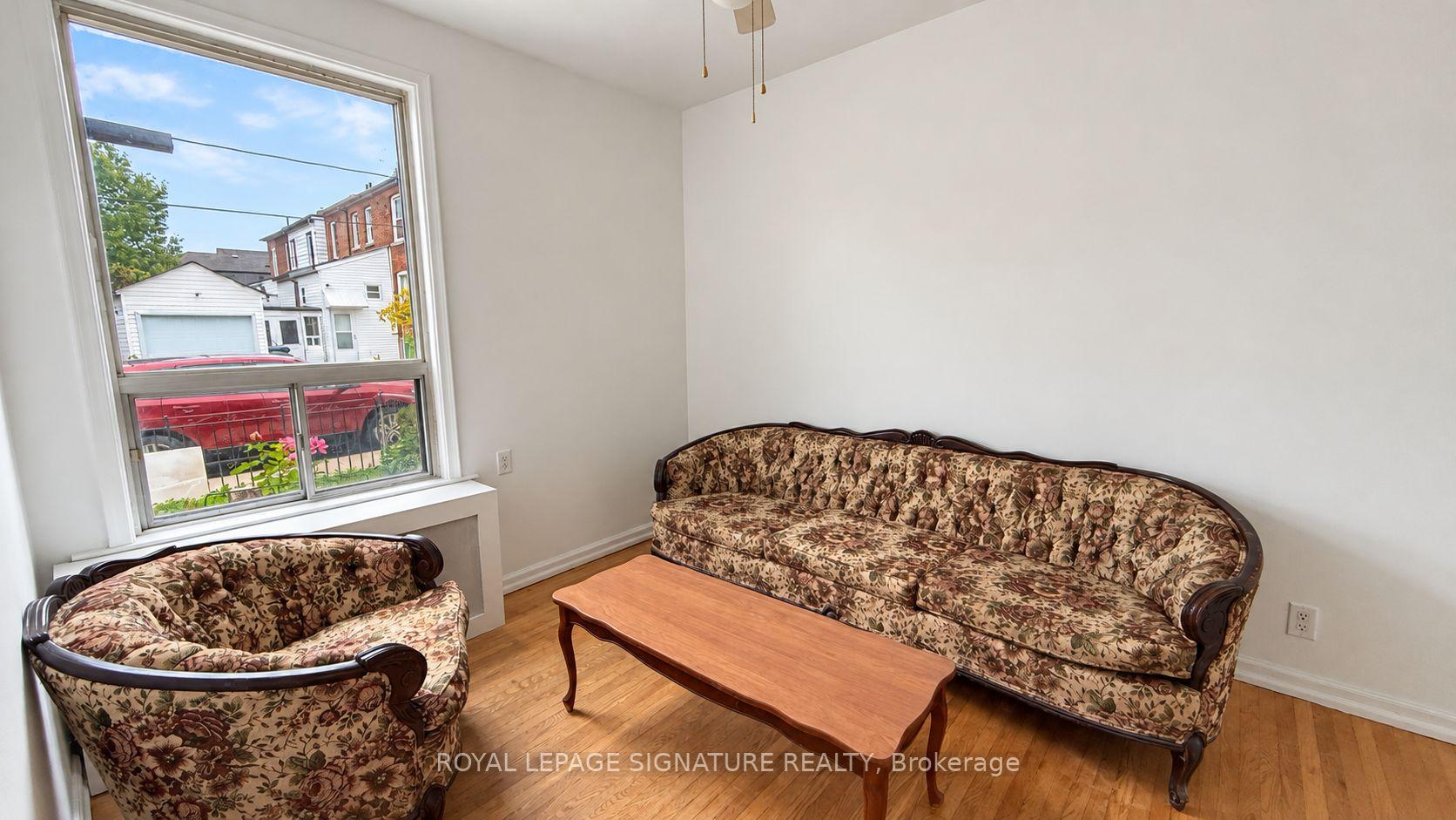 Photo 2 of 21 Via Italia, Toronto, Corso Italia-Davenport — HOMEH