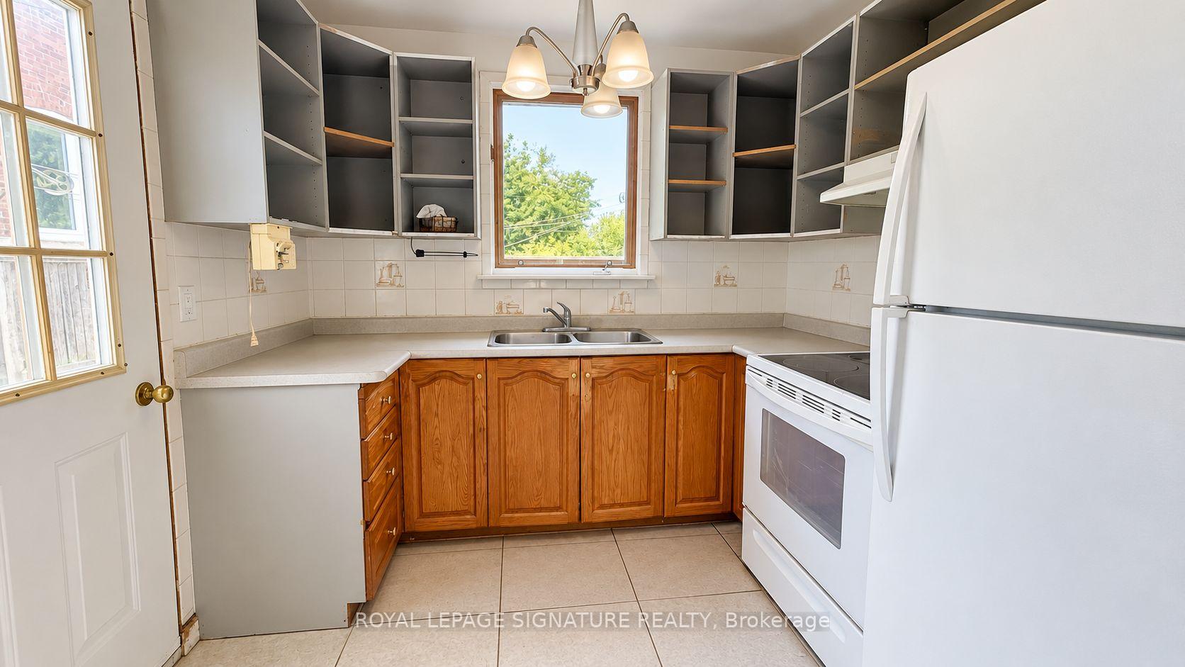 Photo 5 of 21 Via Italia, Toronto, Corso Italia-Davenport — HOMEH