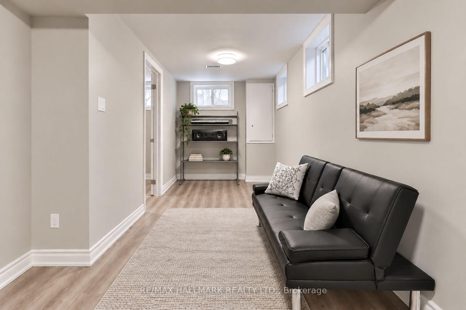 Photo 8 of Unit Lower, 18 Aldenham Crescent, North York, Parkwoods-Donalda — HOMEH