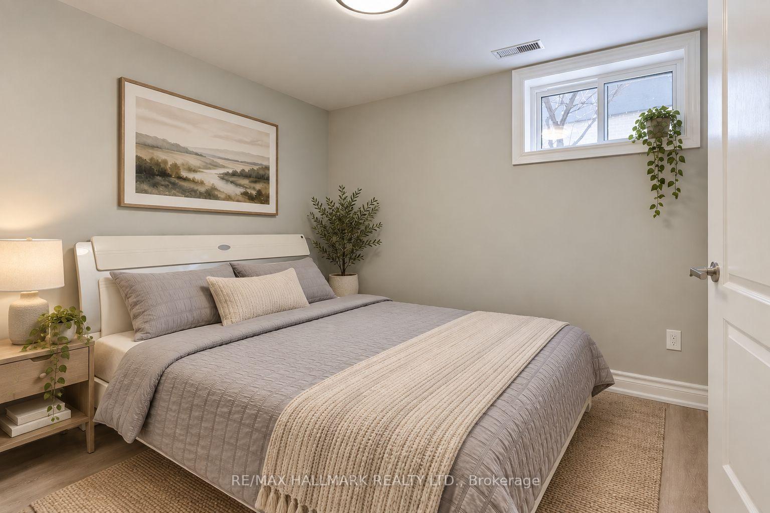 Photo 9 of Unit Lower, 18 Aldenham Crescent, North York, Parkwoods-Donalda — HOMEH