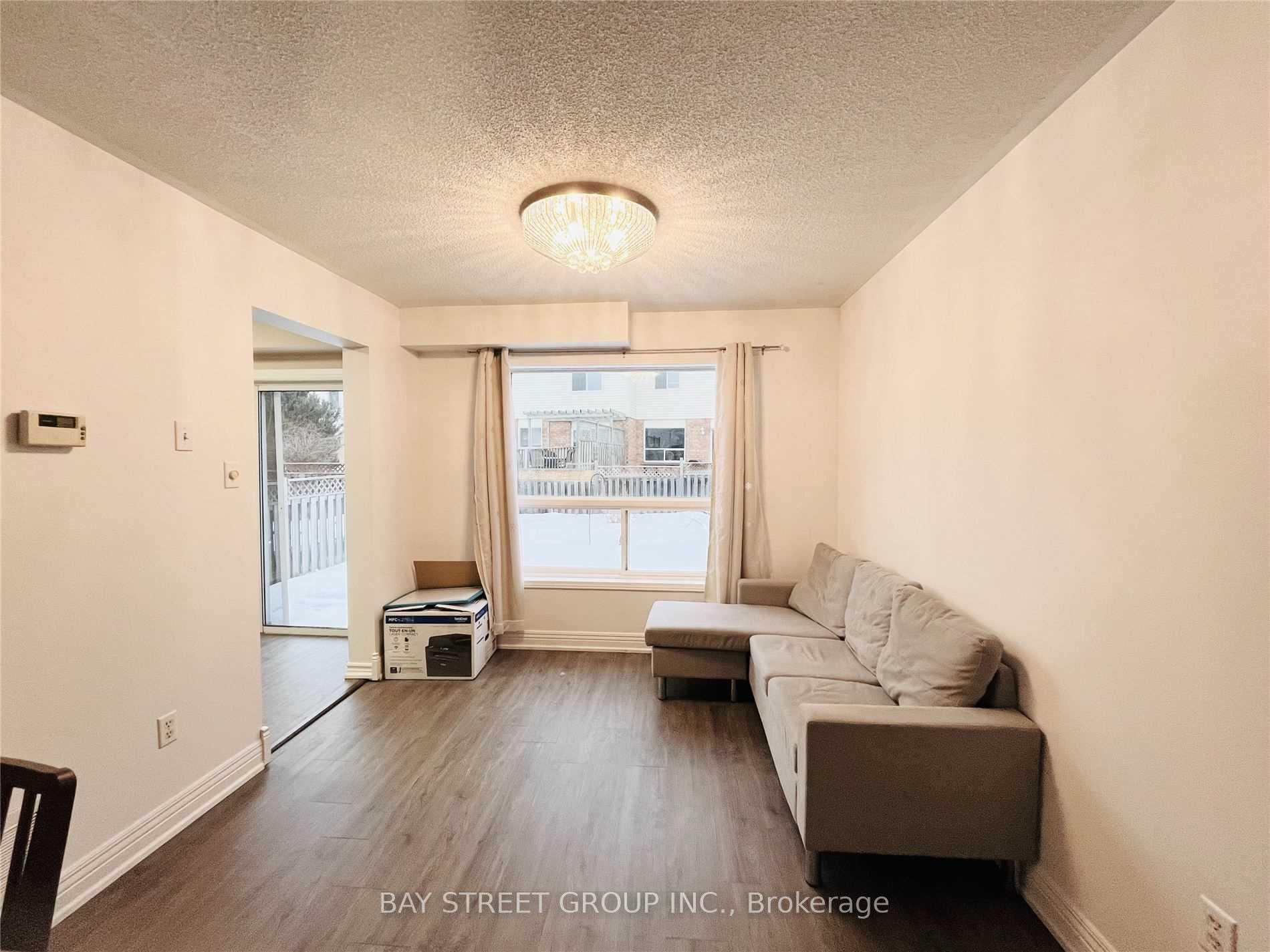 Photo 4 of 87 Pickett Crescent, Barrie, Painswick North — HOMEH