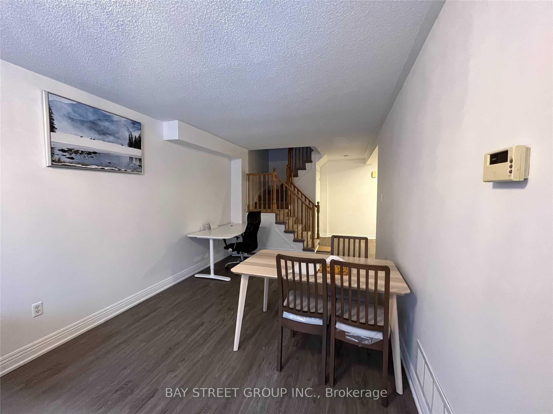 Photo 5 of 87 Pickett Crescent, Barrie, Painswick North — HOMEH