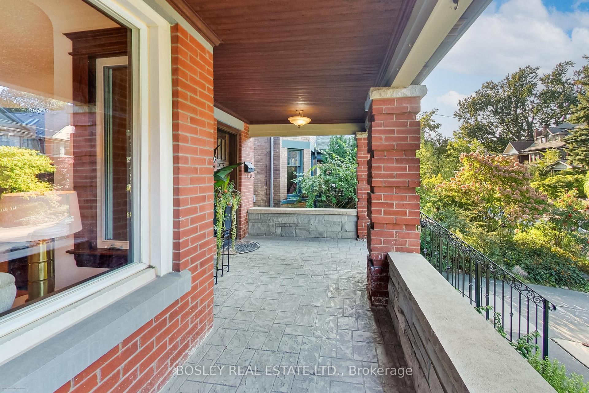 Photo 4 of 161 Westminster Avenue, Toronto, High Park-Swansea — HOMEH