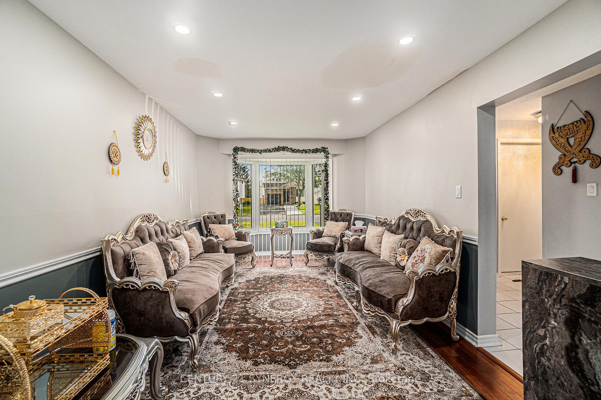 Photo 3 of 6415 Viseneau Drive, Ottawa, Chateauneuf — HOMEH