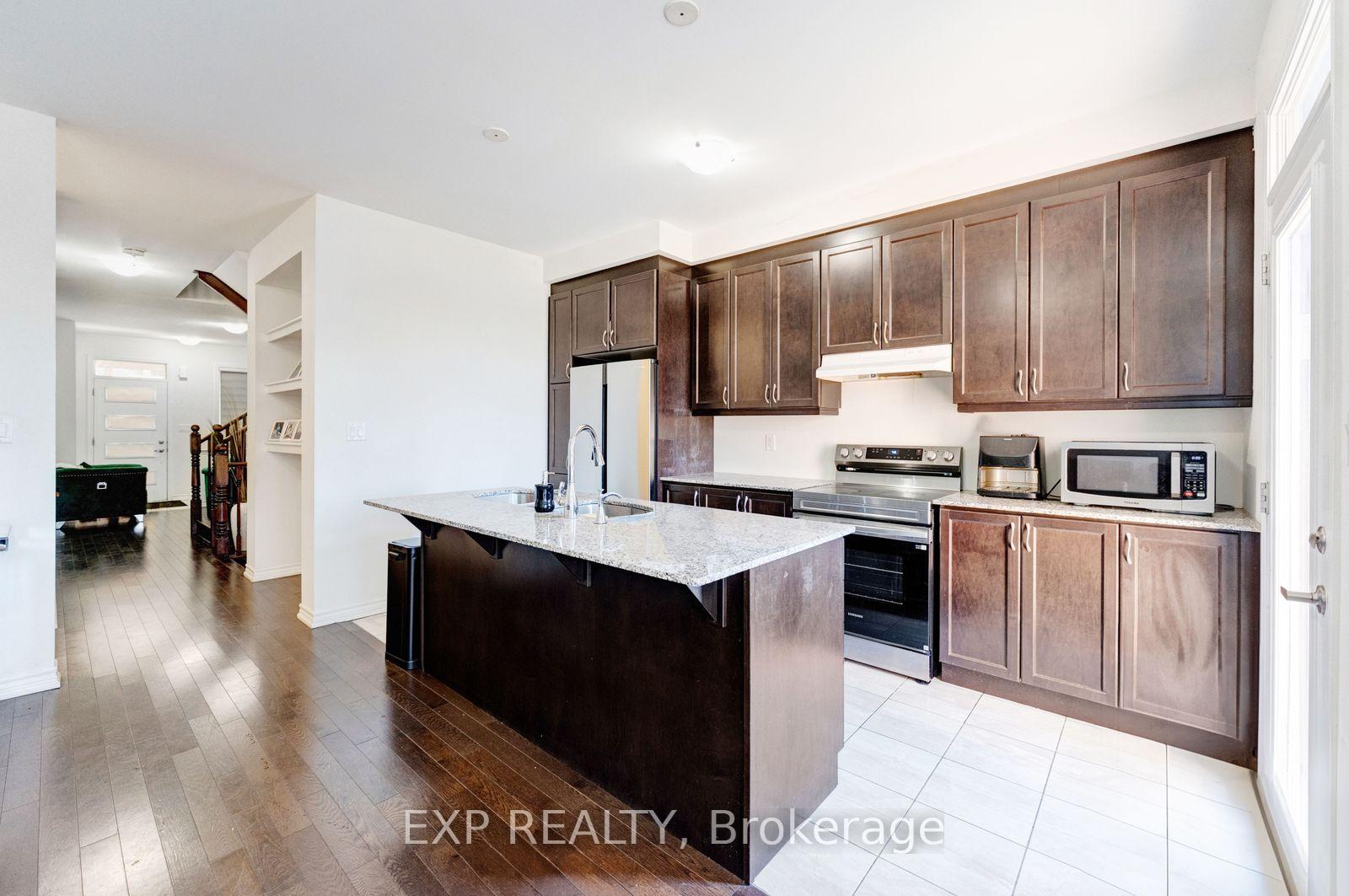 Photo 10 of 34 Circus Crescent, Brampton, Northwest Brampton — HOMEH