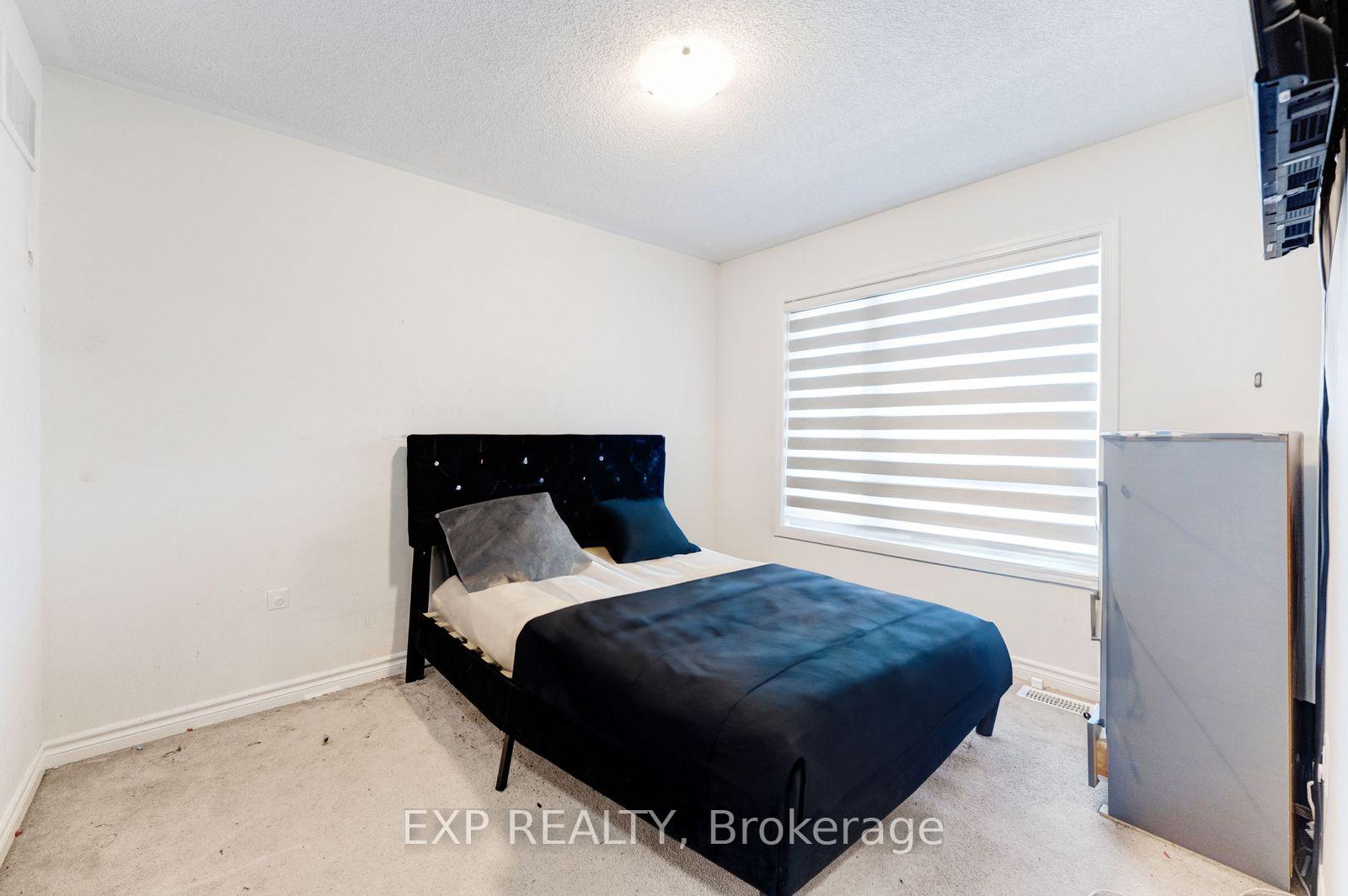 Photo 18 of 34 Circus Crescent, Brampton, Northwest Brampton — HOMEH