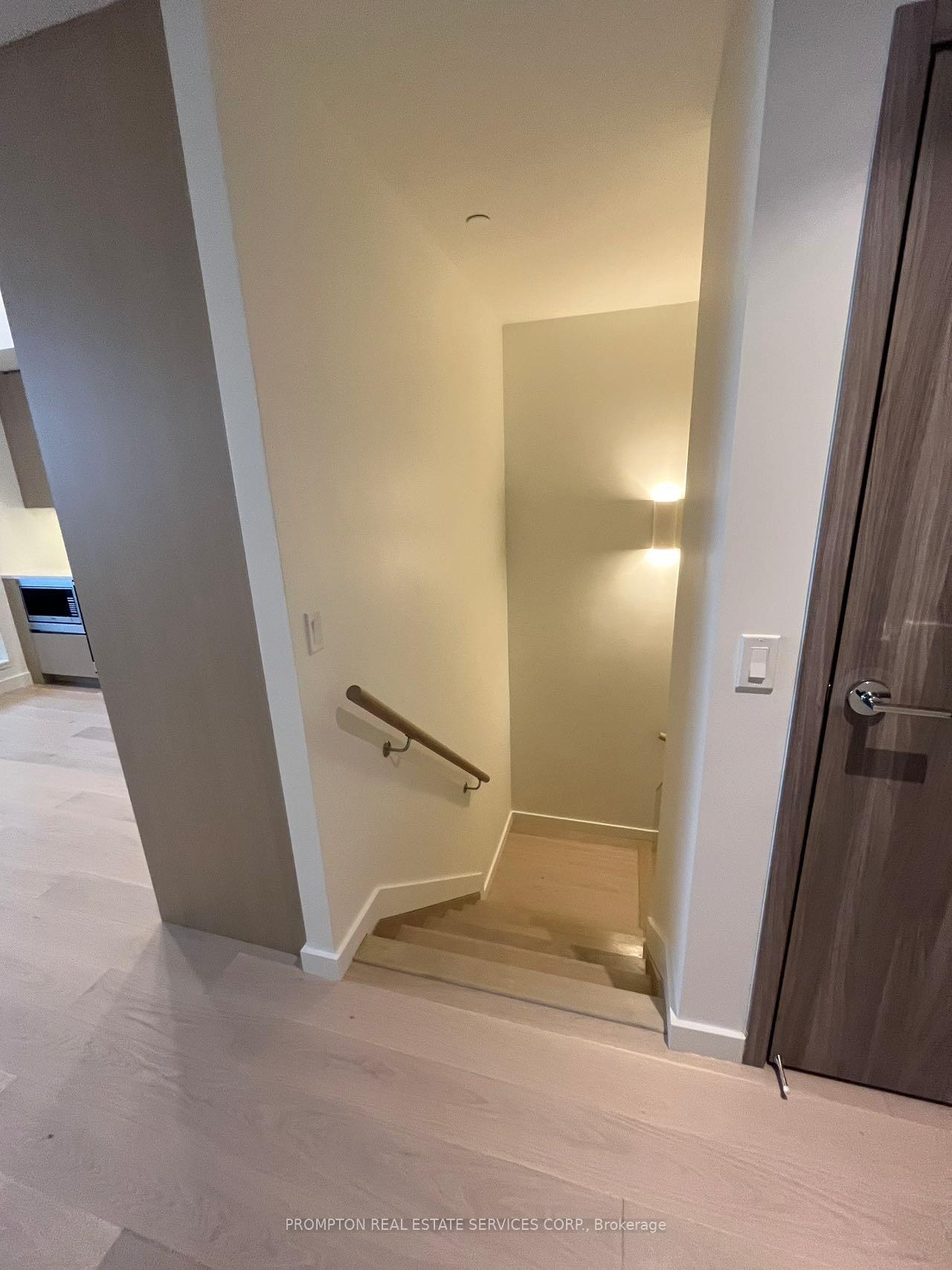 Photo 4 of Unit 508, 95 McMahon Drive, North York, Bayview Village — HOMEH
