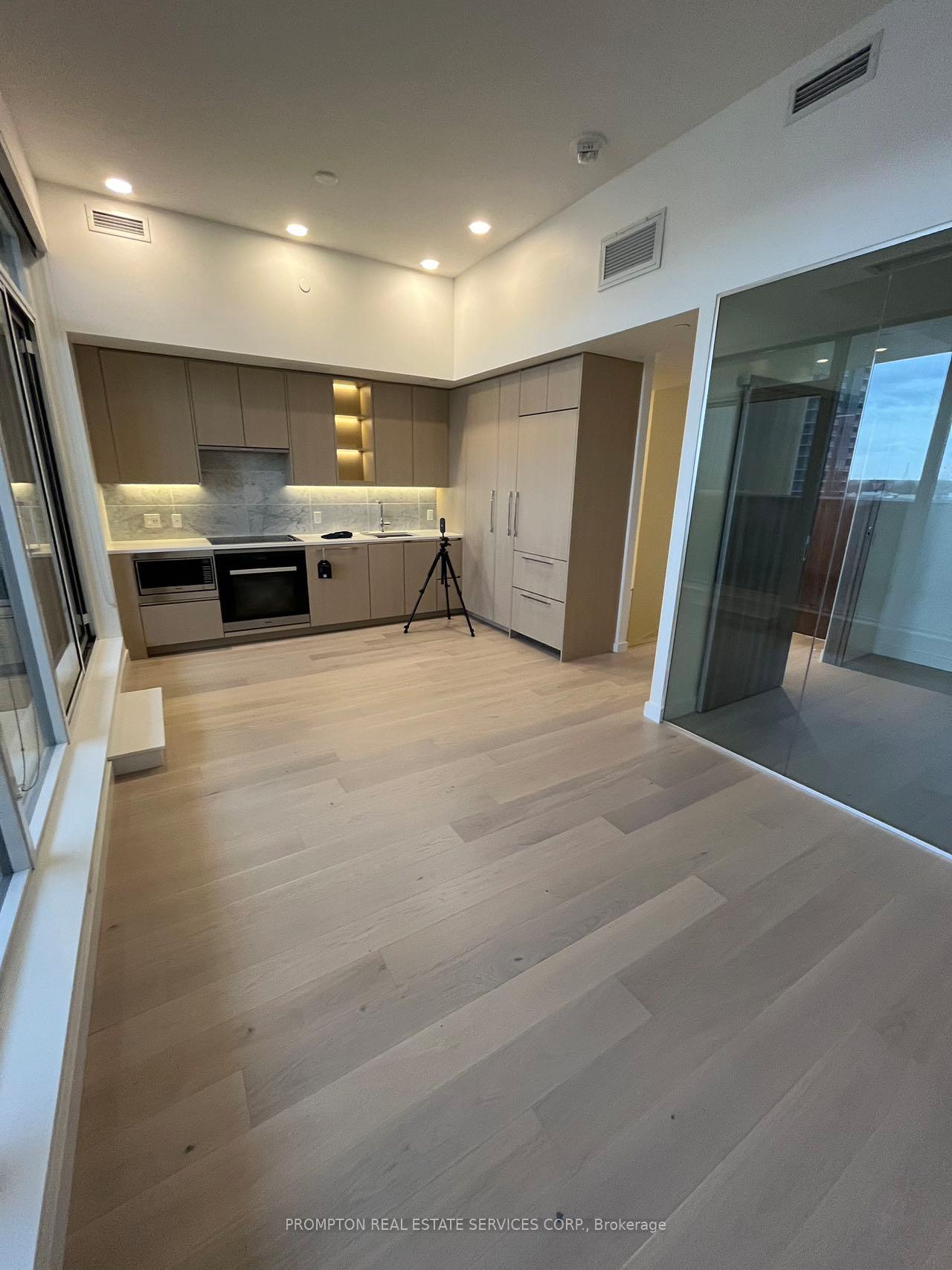 Photo 7 of Unit 508, 95 McMahon Drive, North York, Bayview Village — HOMEH