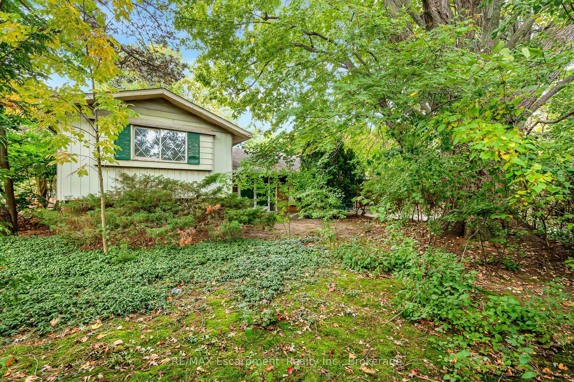 Photo 3 of 326 Walkers Line, Burlington, Roseland — HOMEH
