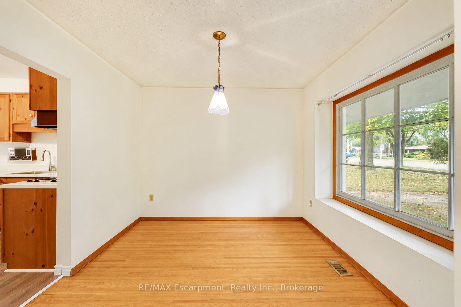 Photo 7 of 326 Walkers Line, Burlington, Roseland — HOMEH