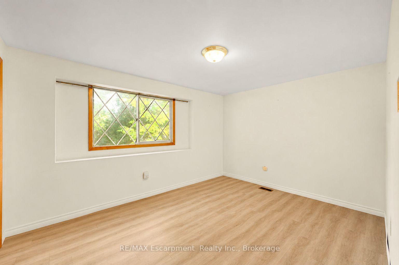 Photo 10 of 326 Walkers Line, Burlington, Roseland — HOMEH