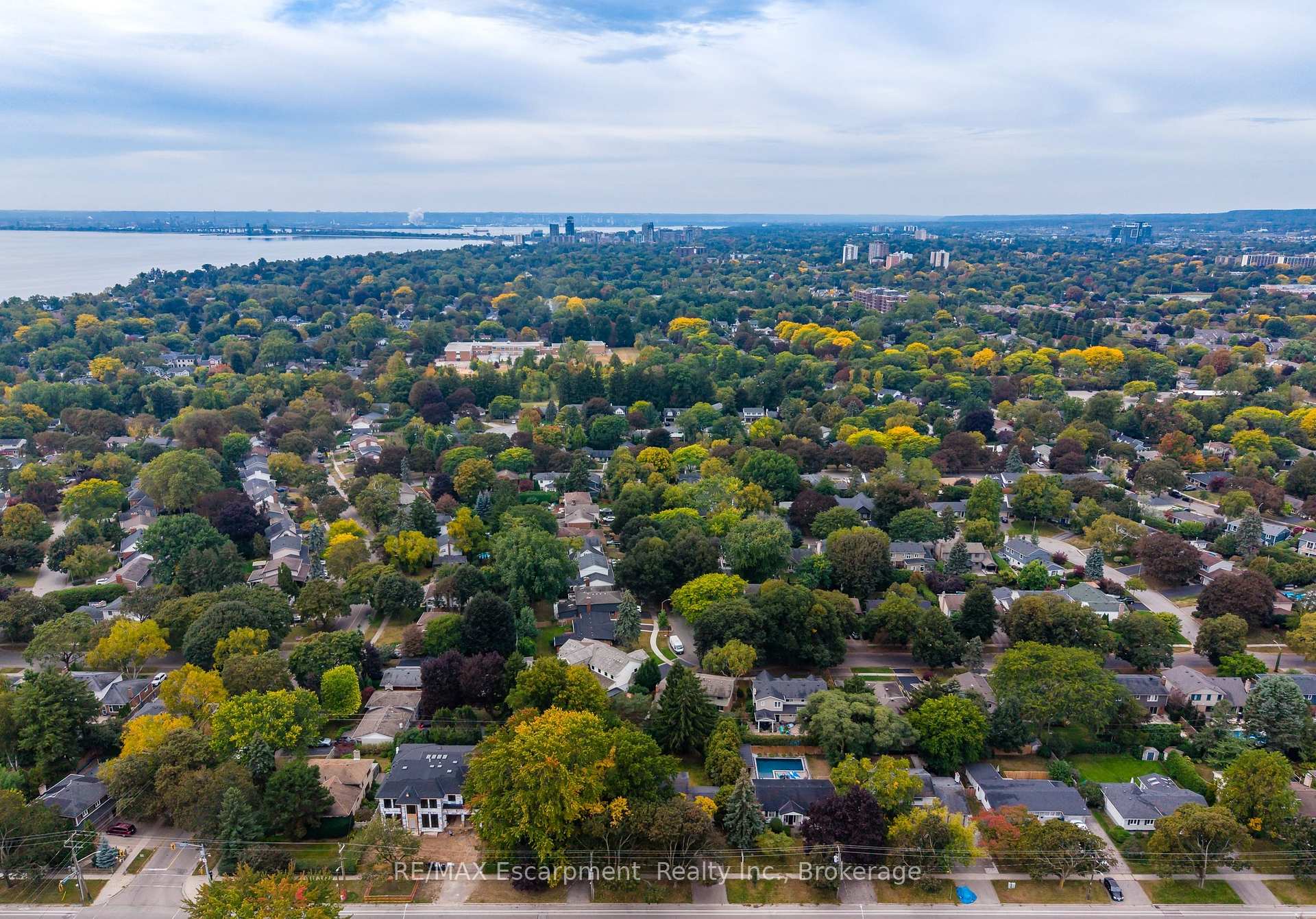 Photo 16 of 326 Walkers Line, Burlington, Roseland — HOMEH