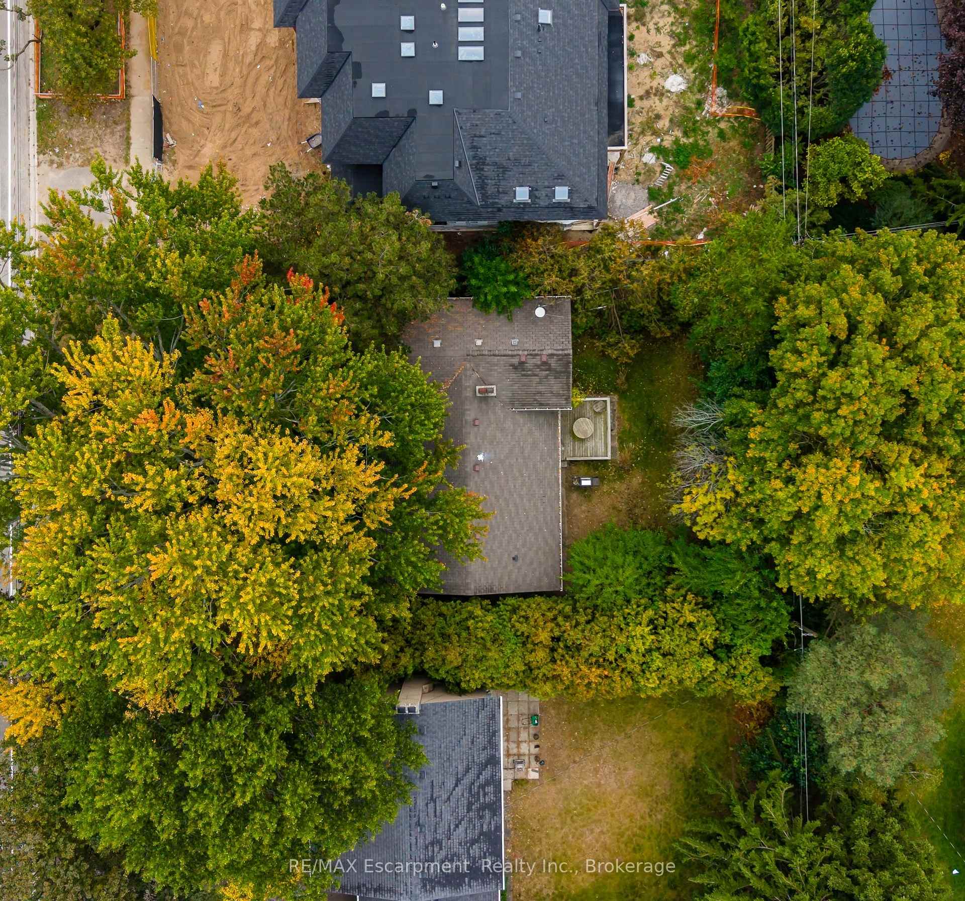 Photo 17 of 326 Walkers Line, Burlington, Roseland — HOMEH