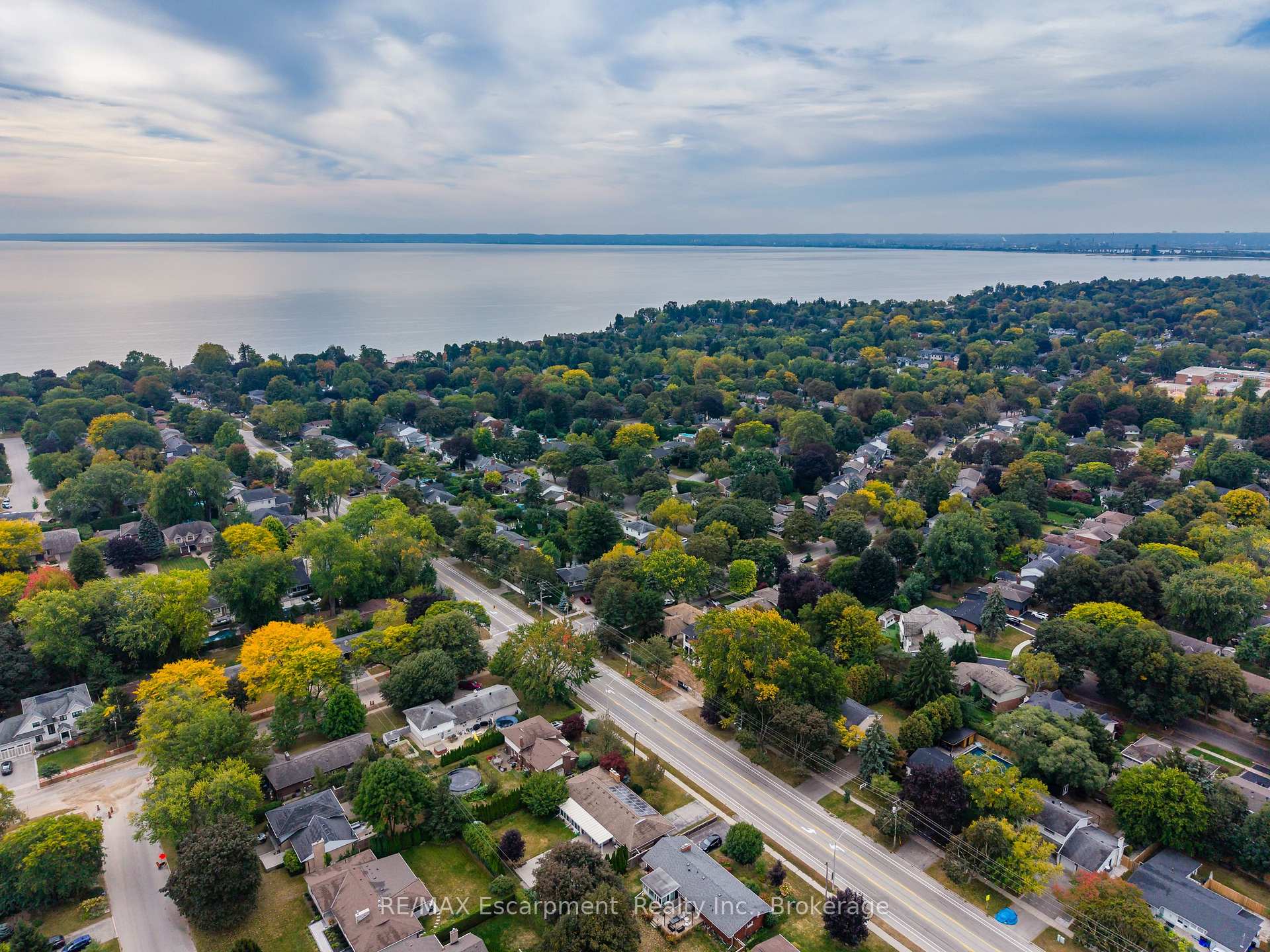 Photo 18 of 326 Walkers Line, Burlington, Roseland — HOMEH
