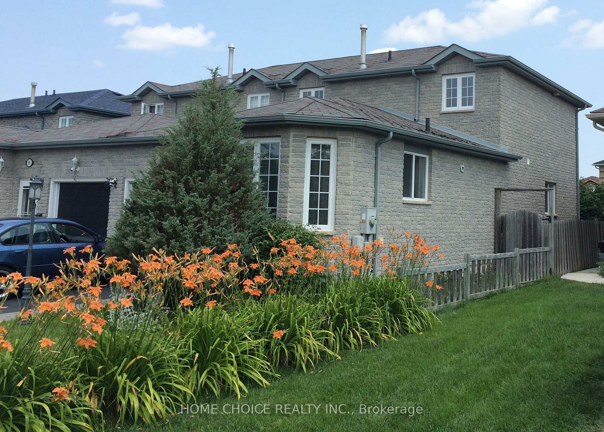 Photo 2 of 11 Violet Street, Barrie, Holly — HOMEH