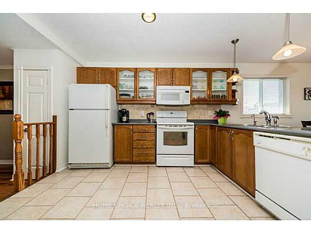 Photo 10 of 11 Violet Street, Barrie, Holly — HOMEH
