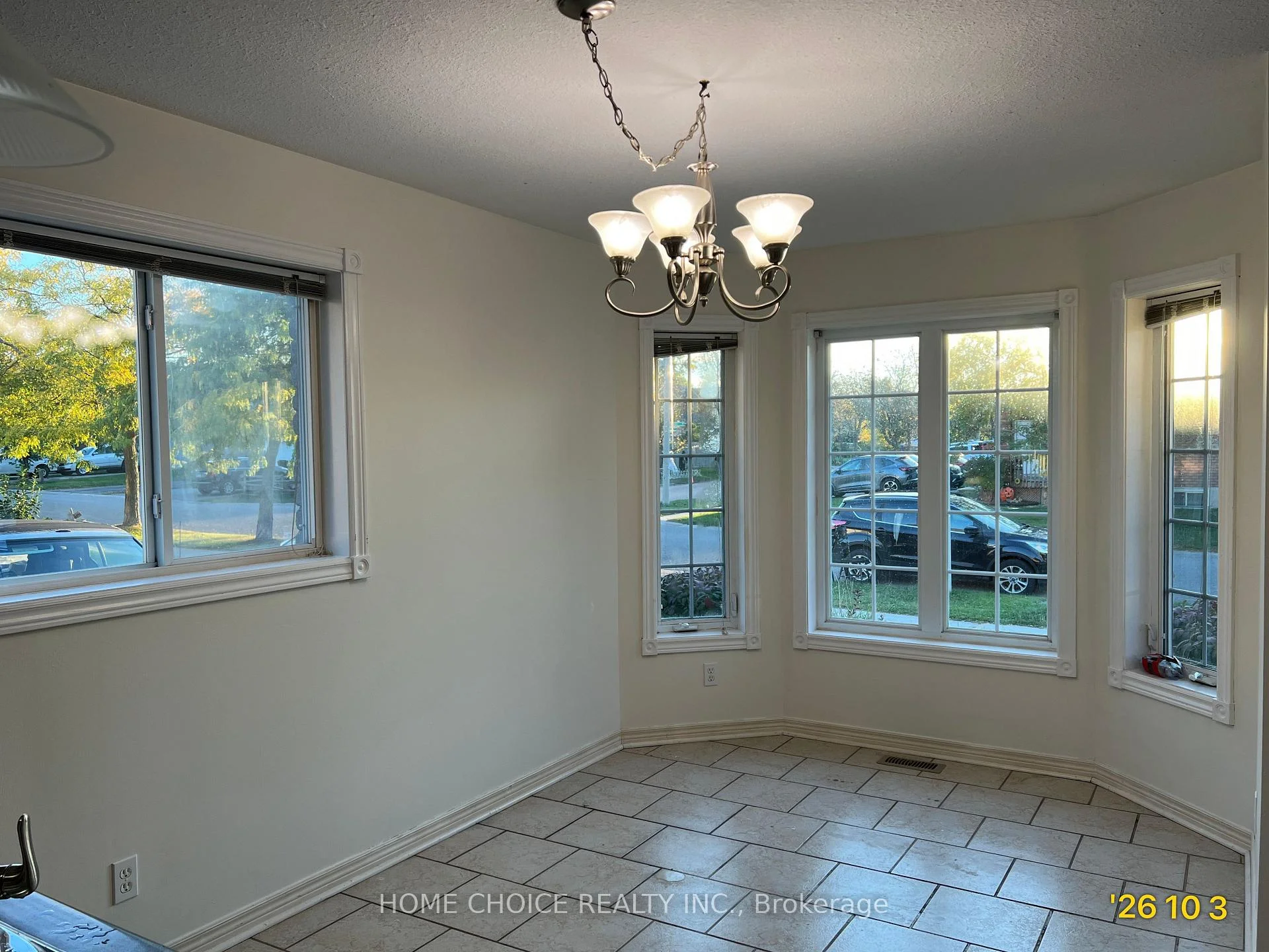 Photo 9 of 11 Violet Street, Barrie, Holly — HOMEH