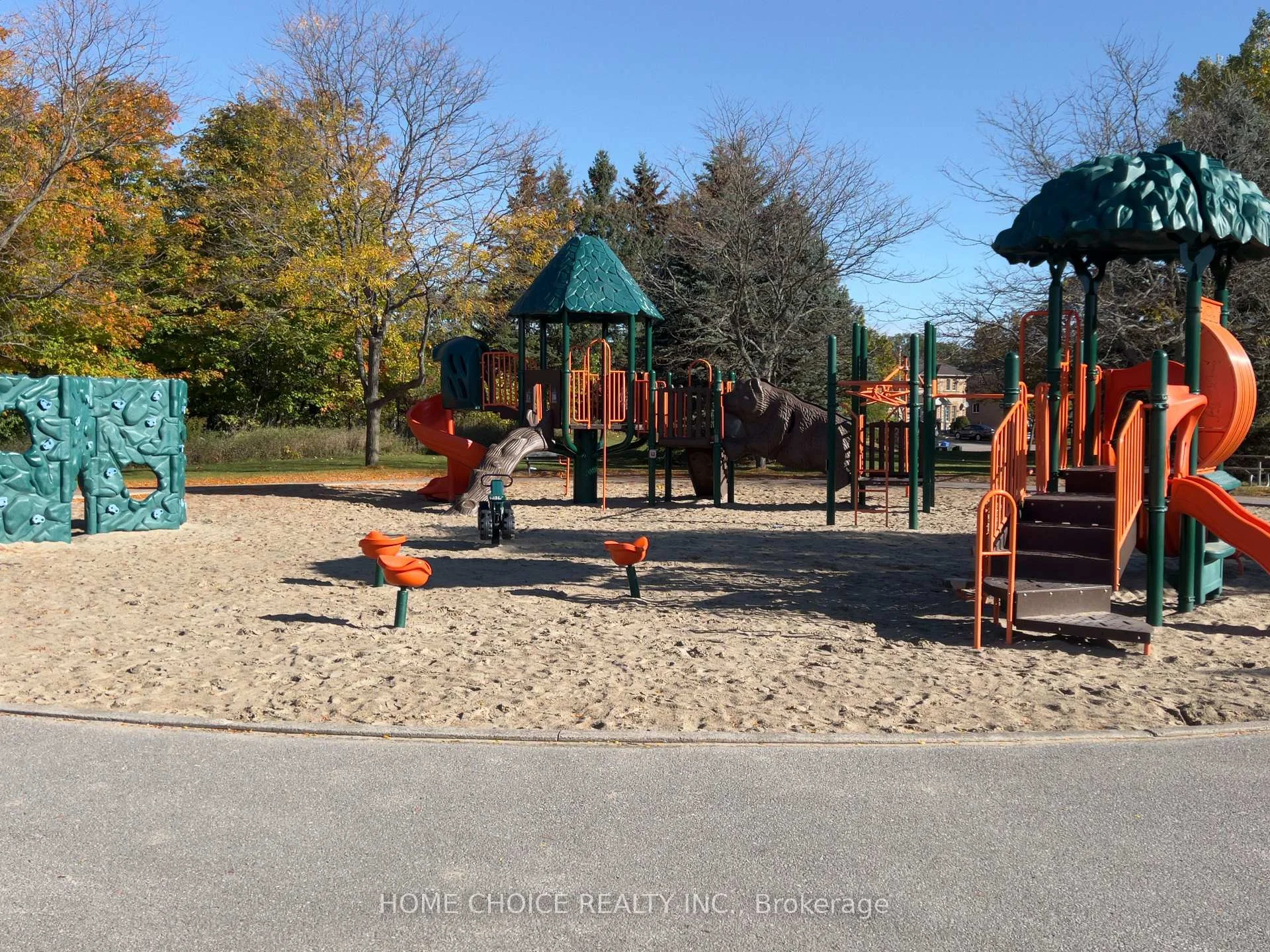 Photo 31 of 11 Violet Street, Barrie, Holly — HOMEH
