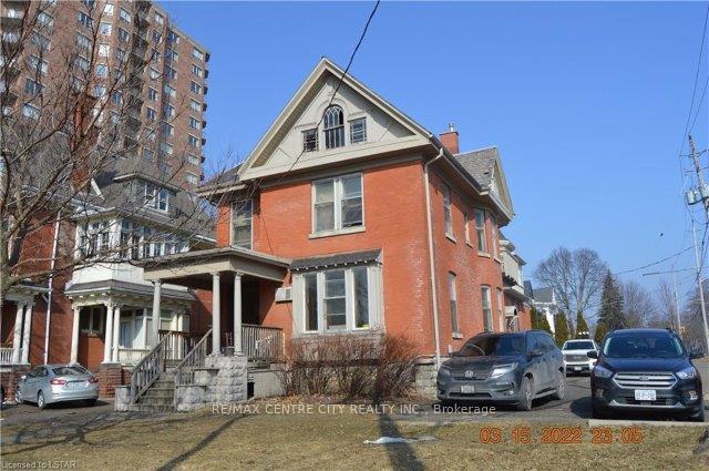 Photo of 334 Queens Avenue