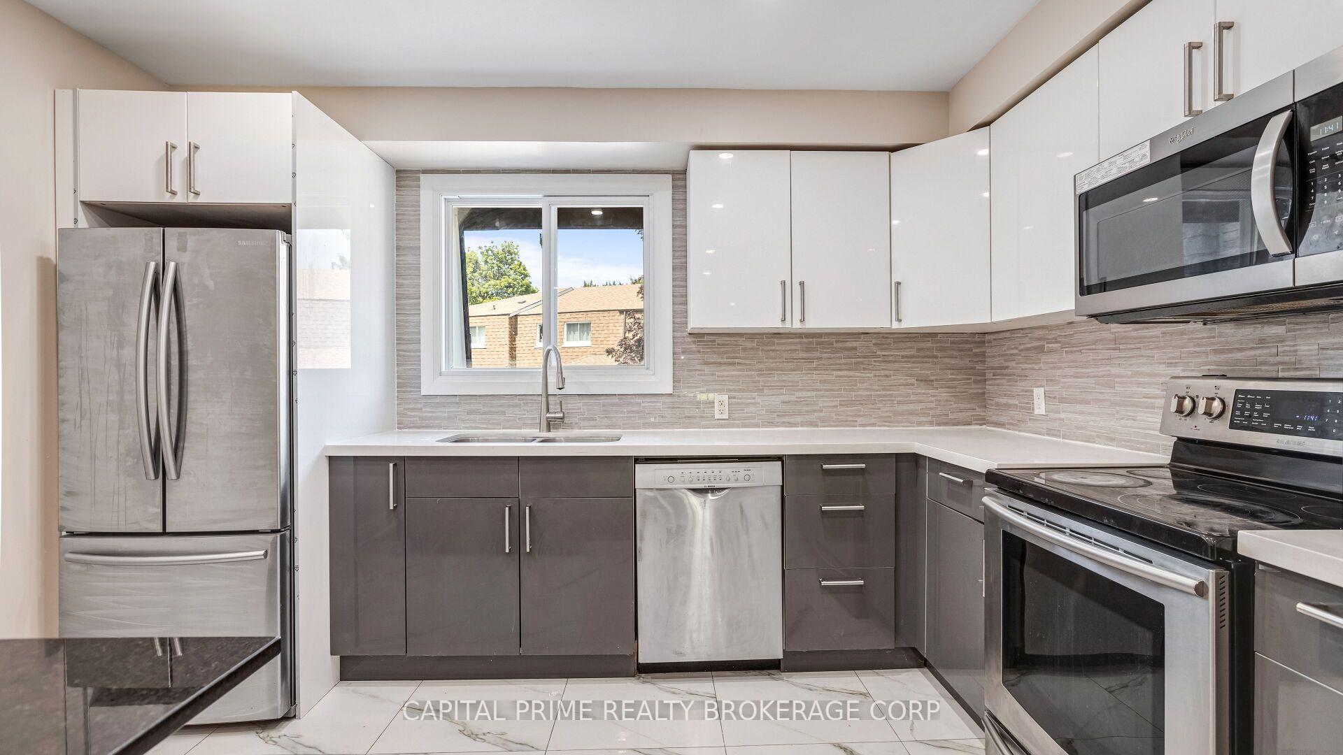 Photo 3 of Unit 36, 250 Bridletowne Circle, Scarborough, L'Amoreaux — HOMEH