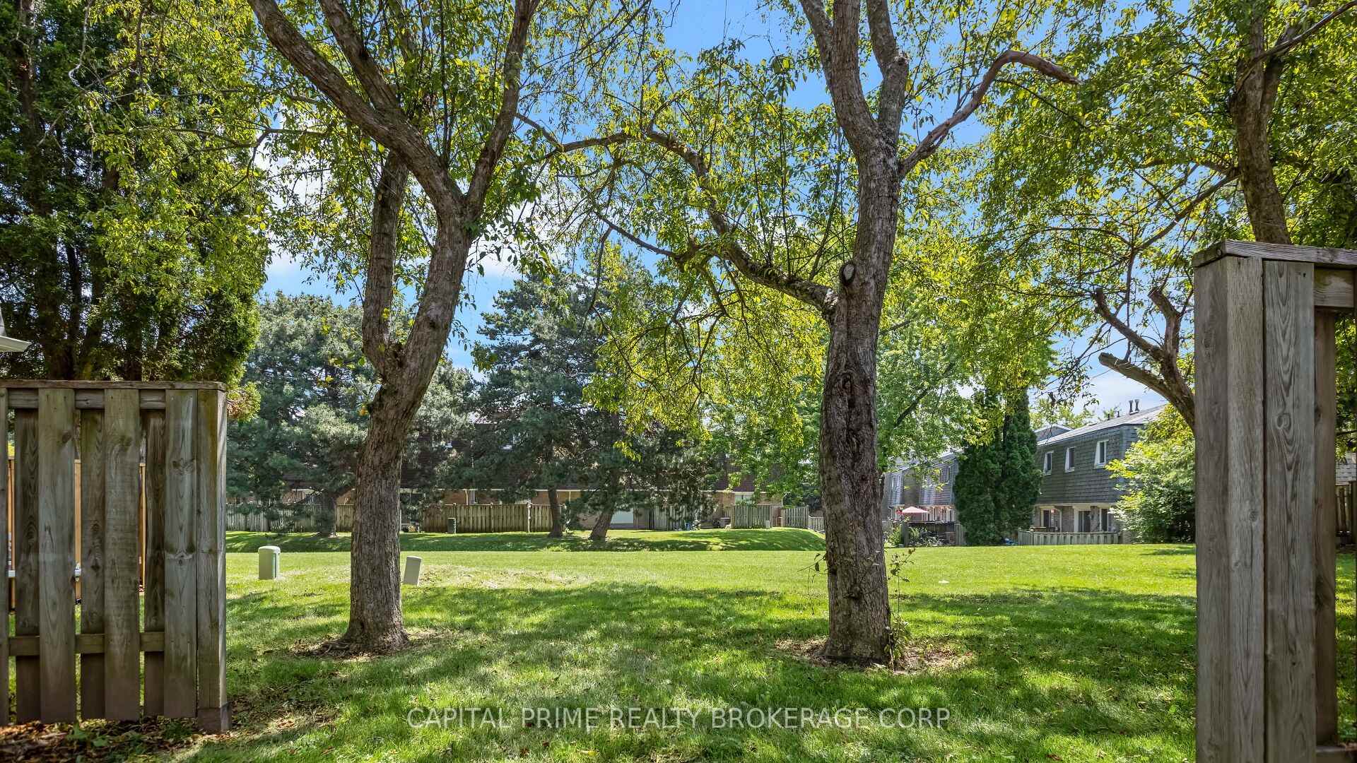 Photo 33 of Unit 36, 250 Bridletowne Circle, Scarborough, L'Amoreaux — HOMEH