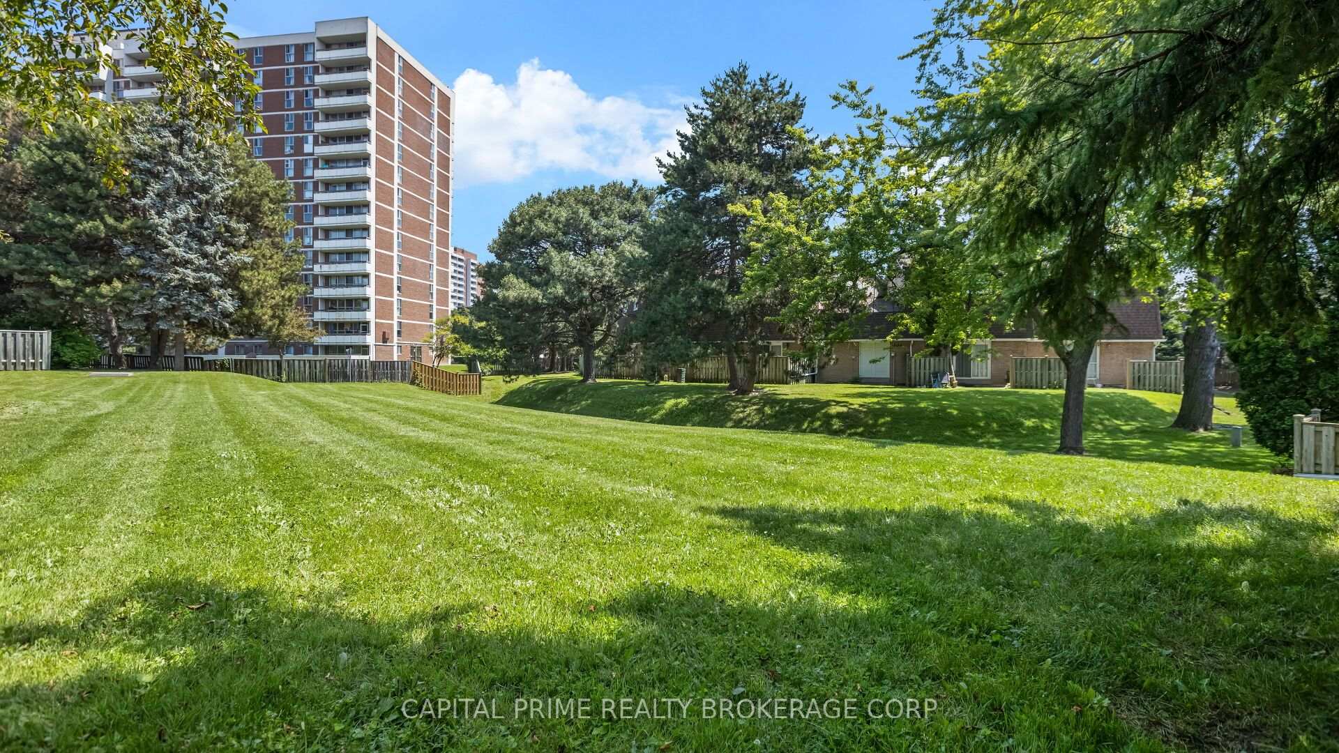 Photo 34 of Unit 36, 250 Bridletowne Circle, Scarborough, L'Amoreaux — HOMEH