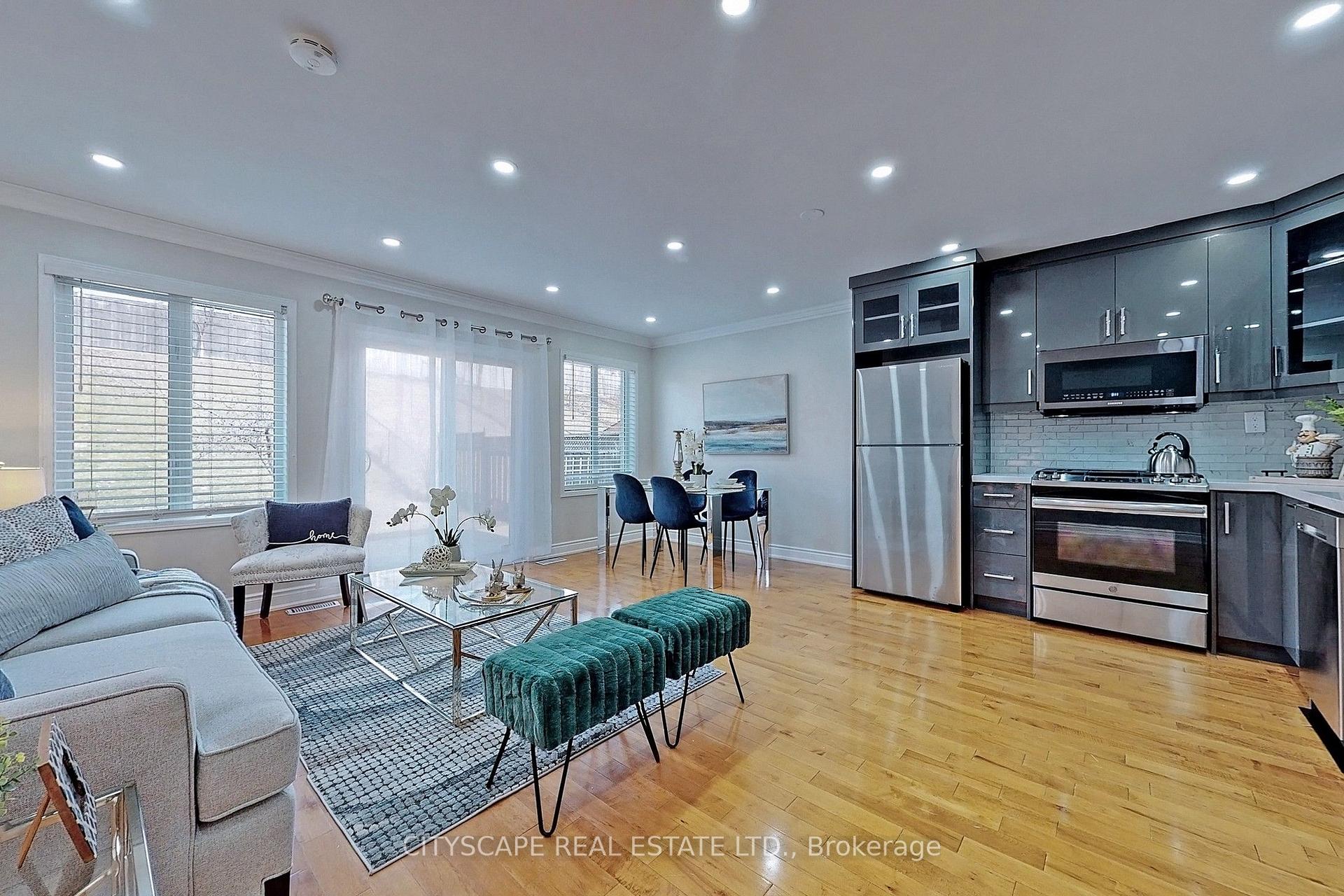 Photo 2 of 343 Wildgrass Road, Mississauga, Cooksville — HOMEH