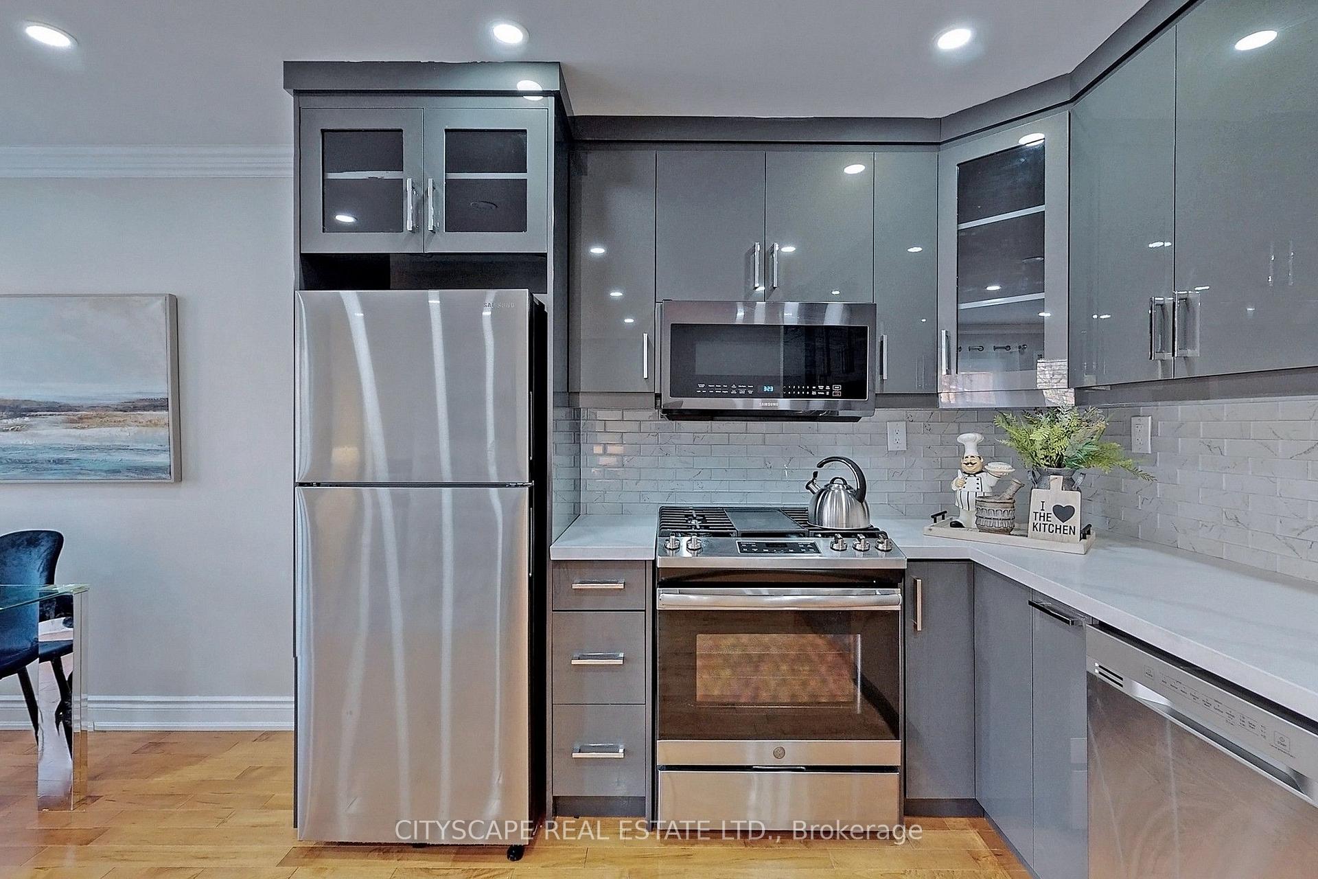 Photo 8 of 343 Wildgrass Road, Mississauga, Cooksville — HOMEH