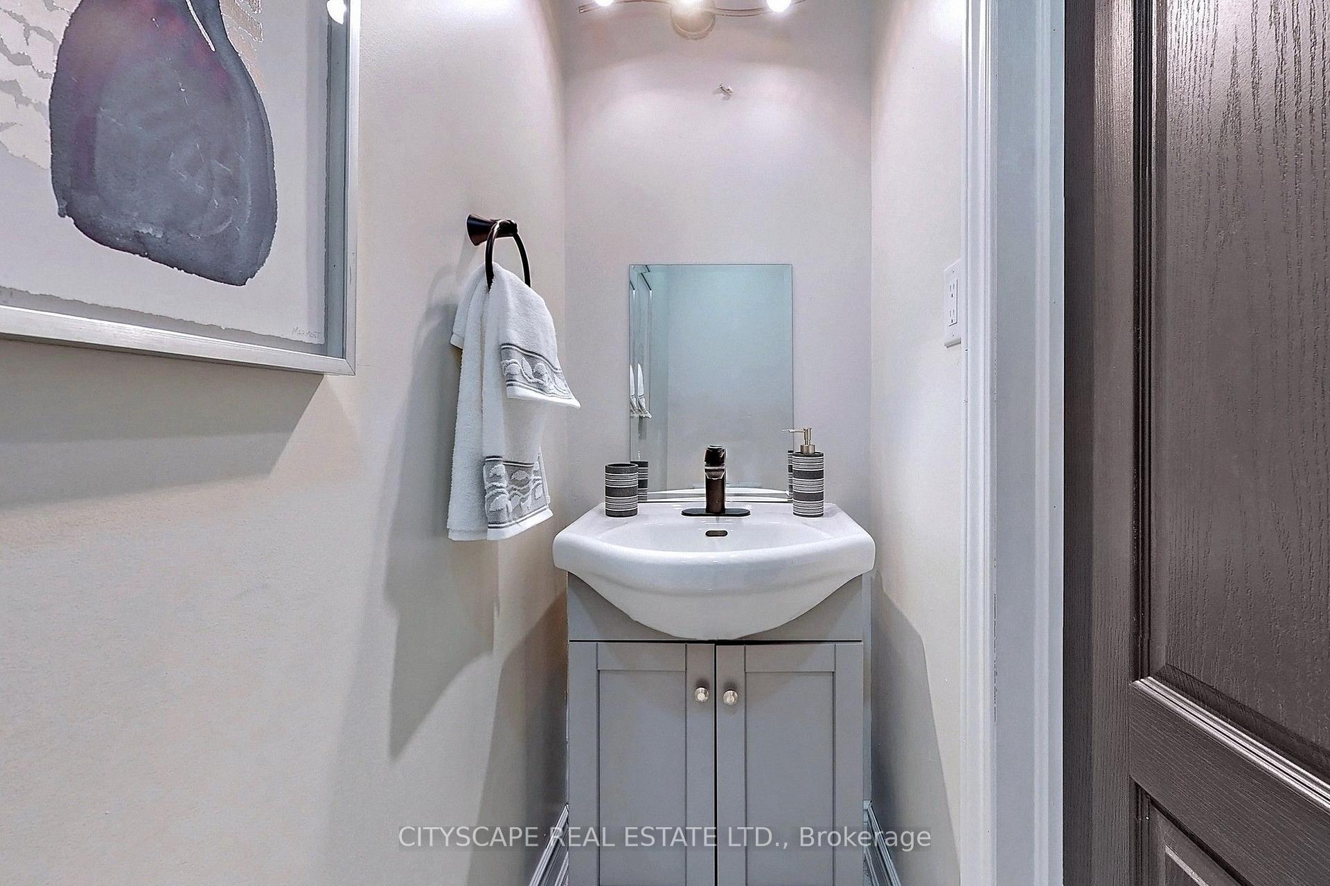 Photo 10 of 343 Wildgrass Road, Mississauga, Cooksville — HOMEH