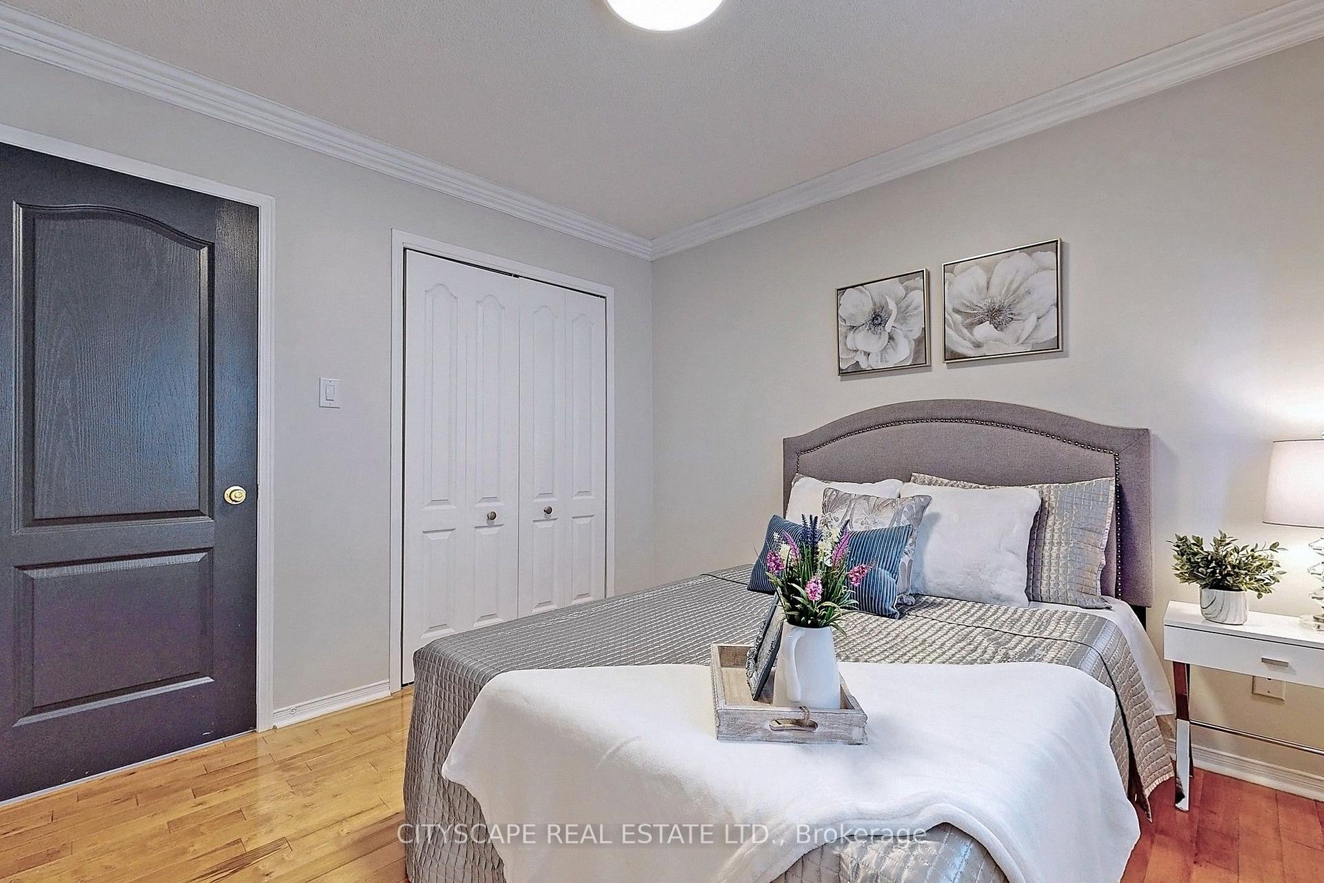 Photo 14 of 343 Wildgrass Road, Mississauga, Cooksville — HOMEH