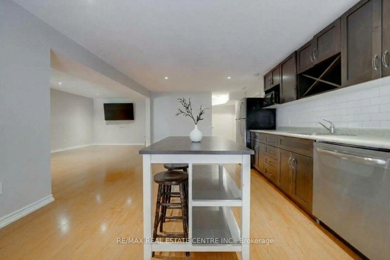Photo 22 of 49 Creekside Dr, Guelph, Grange Road — HOMEH