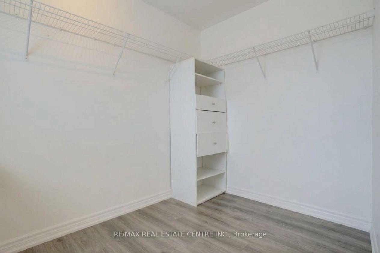 Photo 37 of 49 Creekside Dr, Guelph, Grange Road — HOMEH