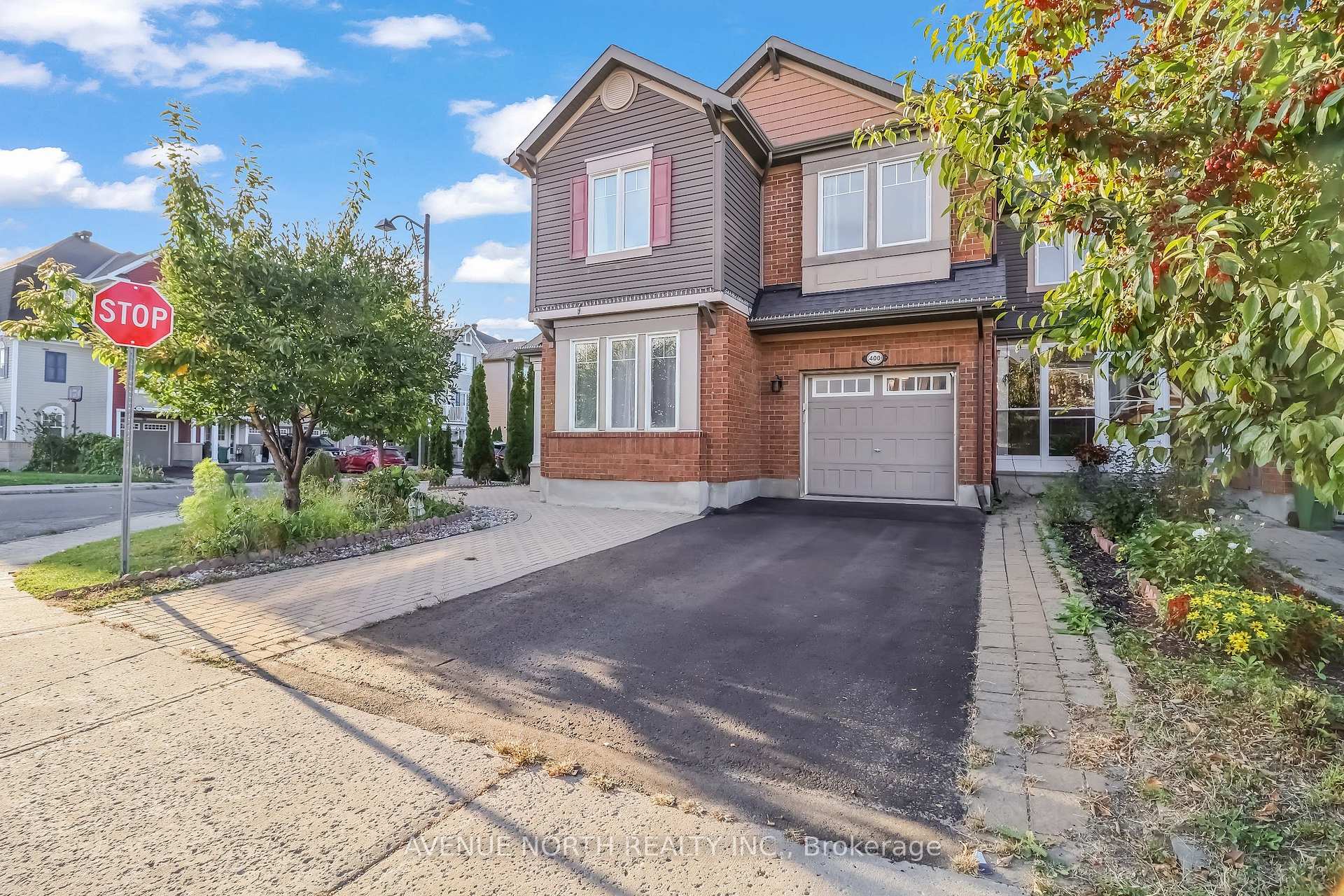 Photo 1 of 400 Meadowhawk Crescent, Ottawa, Barrhaven - Half Moon Bay — HOMEH
