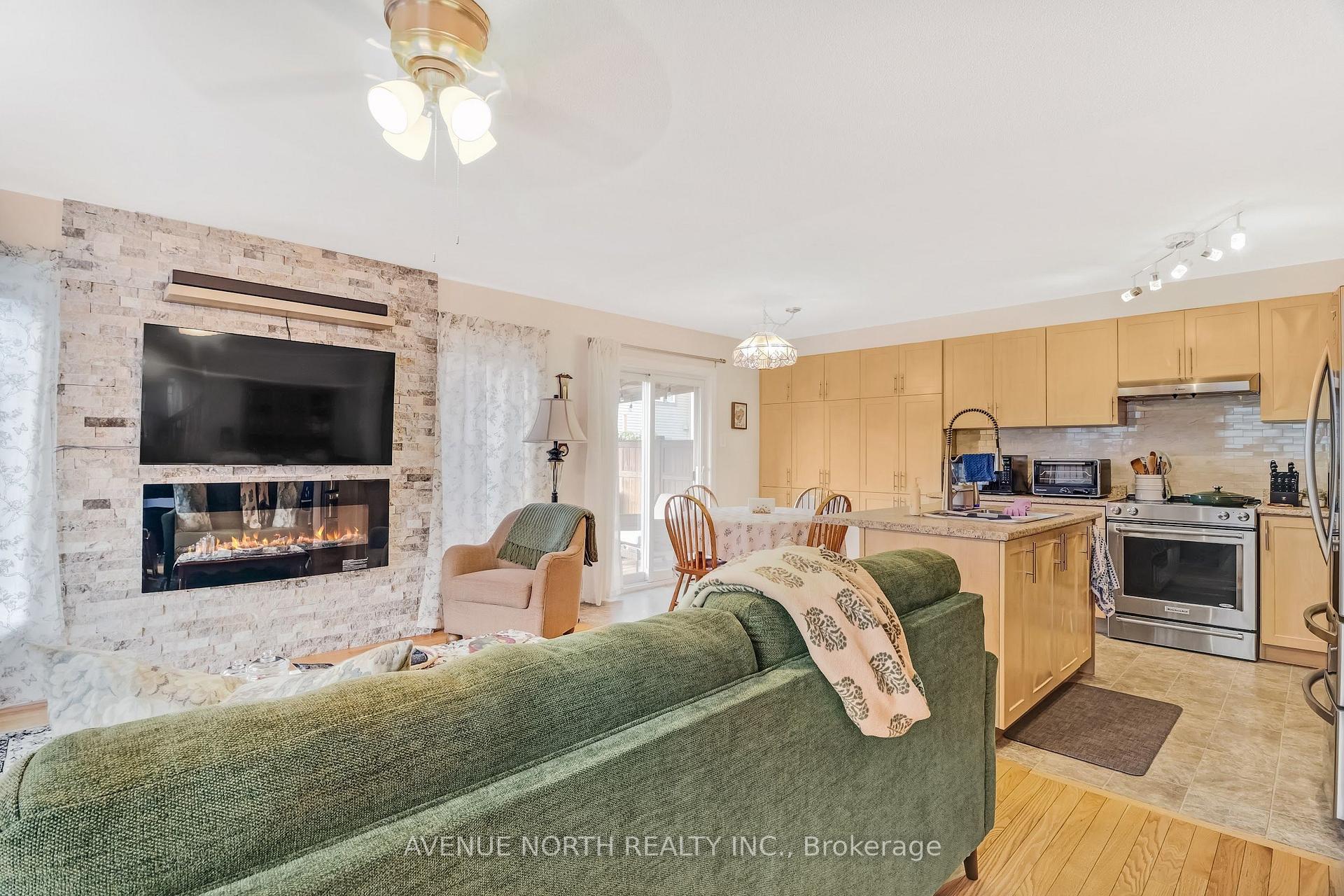 Photo 7 of 400 Meadowhawk Crescent, Ottawa, Barrhaven - Half Moon Bay — HOMEH