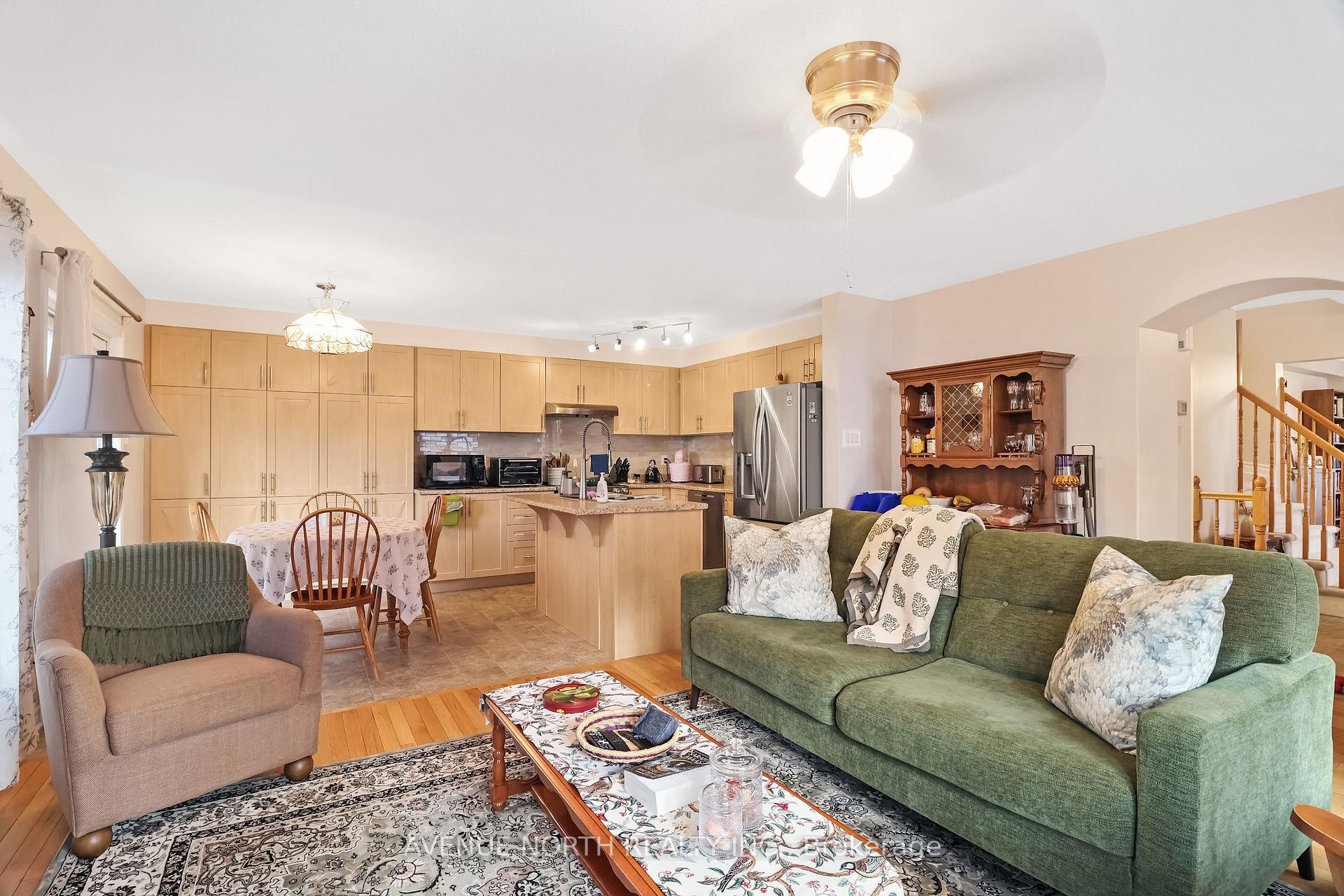 Photo 8 of 400 Meadowhawk Crescent, Ottawa, Barrhaven - Half Moon Bay — HOMEH