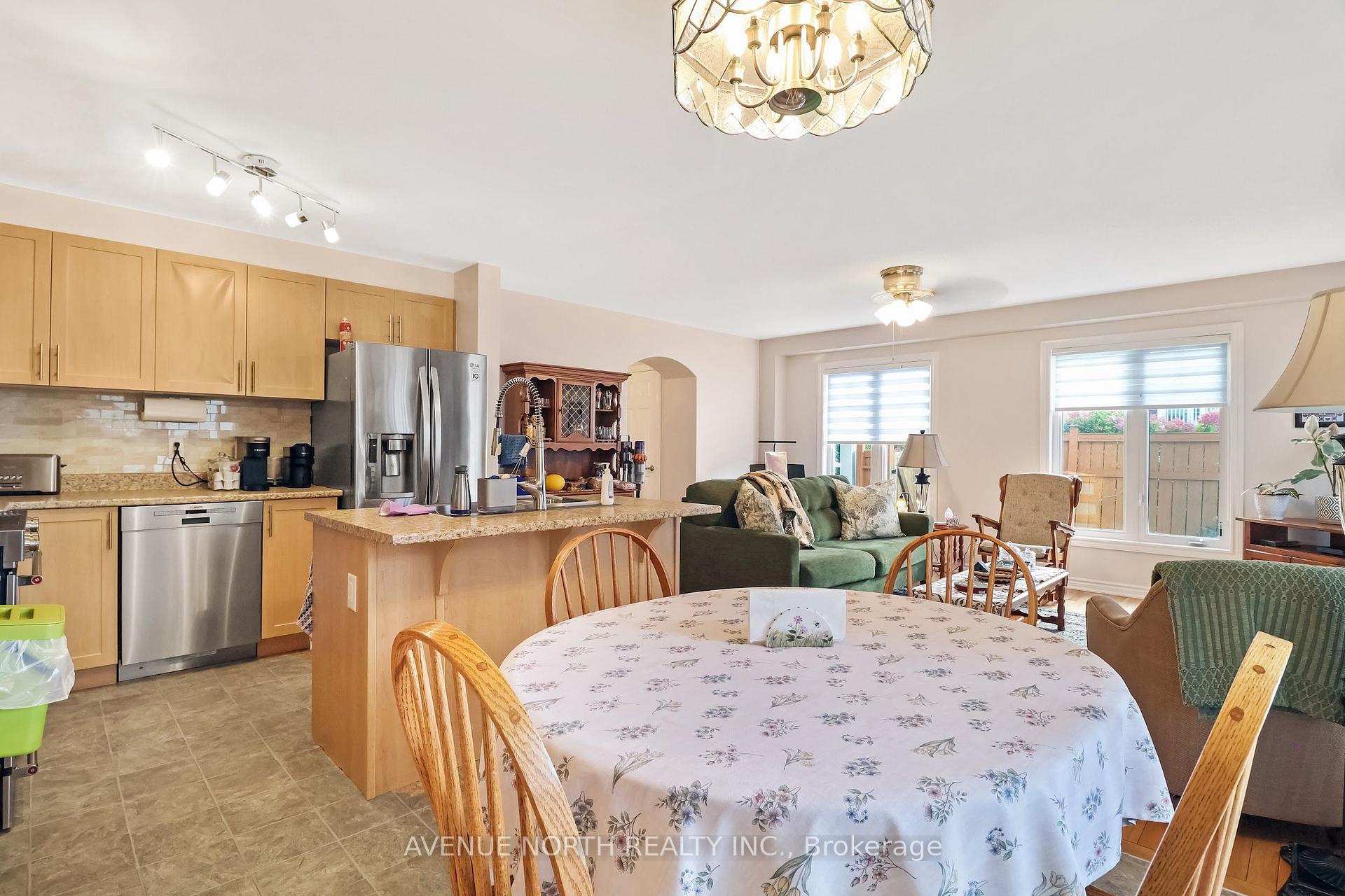 Photo 9 of 400 Meadowhawk Crescent, Ottawa, Barrhaven - Half Moon Bay — HOMEH