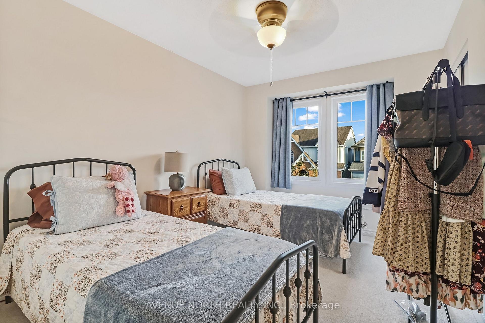 Photo 14 of 400 Meadowhawk Crescent, Ottawa, Barrhaven - Half Moon Bay — HOMEH