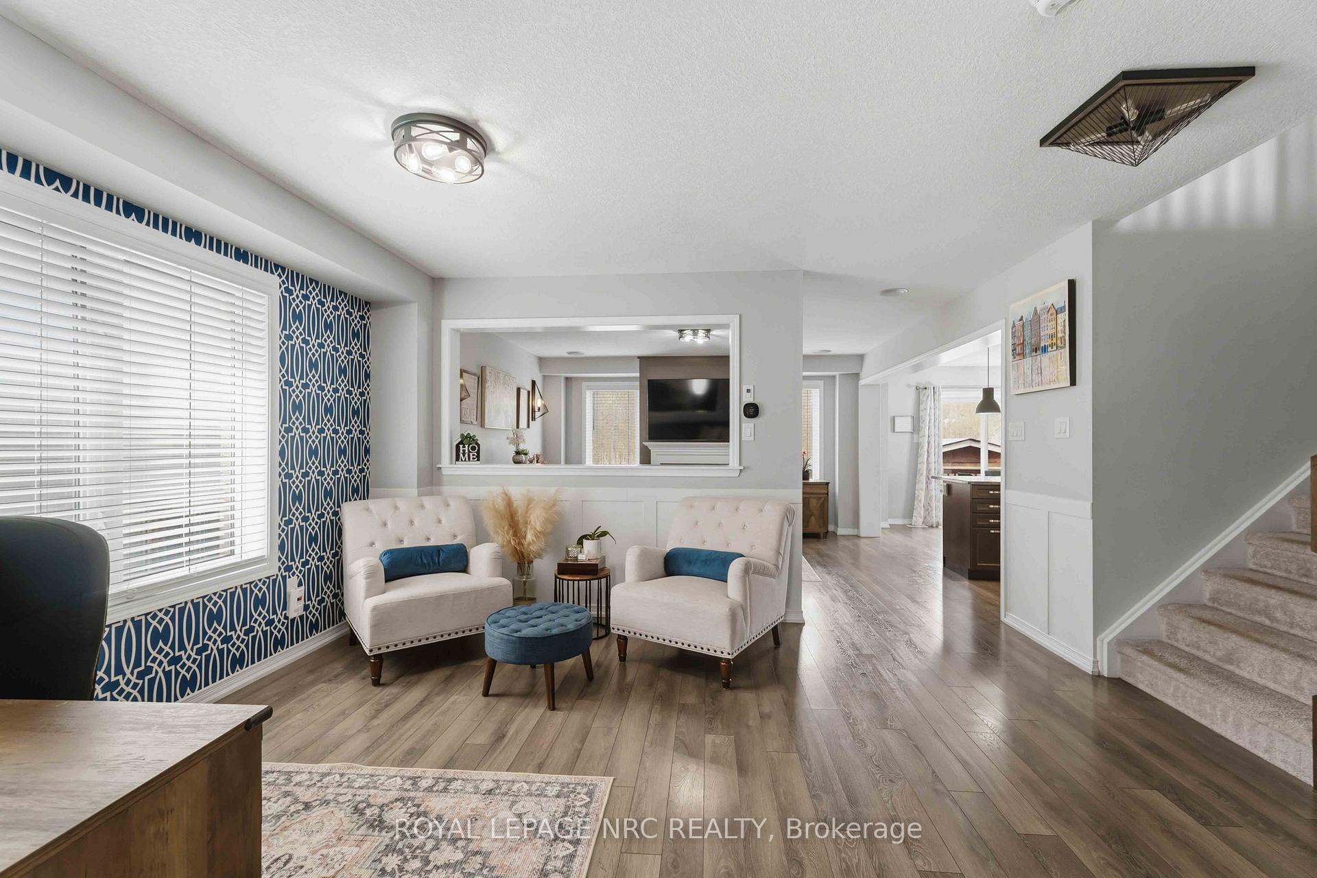 Photo 5 of 8769 Dogwood Crescent, Niagara Falls, Brown — HOMEH