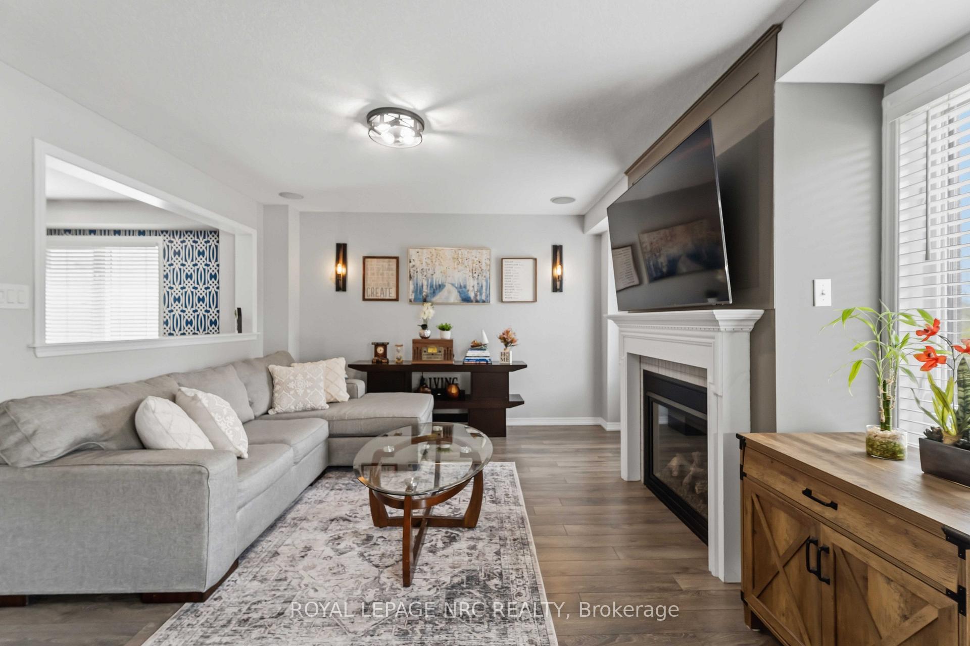Photo 11 of 8769 Dogwood Crescent, Niagara Falls, Brown — HOMEH