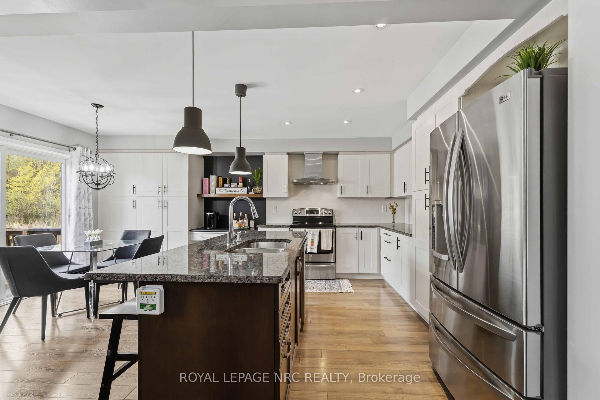 Photo 14 of 8769 Dogwood Crescent, Niagara Falls, Brown — HOMEH