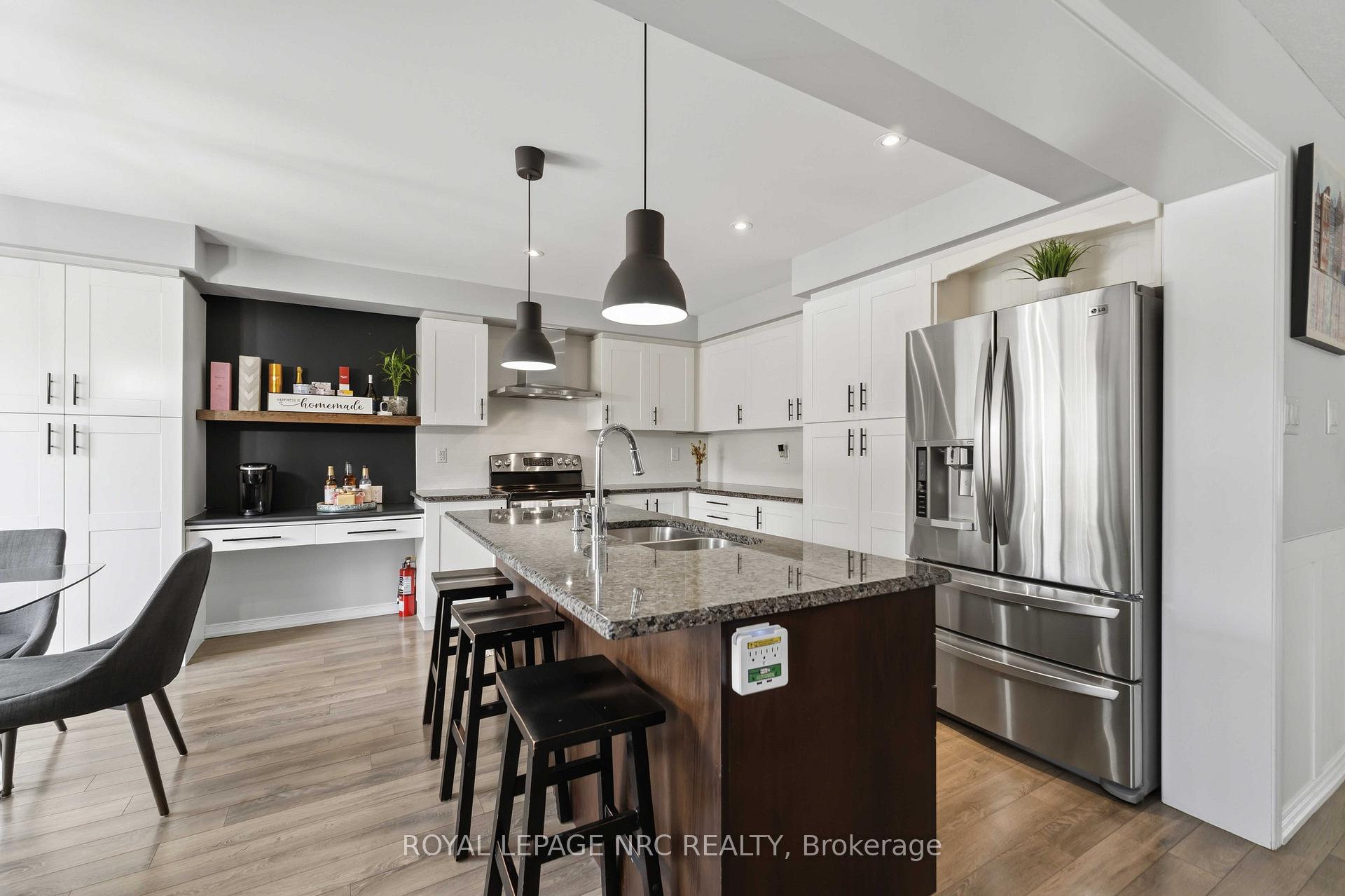 Photo 15 of 8769 Dogwood Crescent, Niagara Falls, Brown — HOMEH