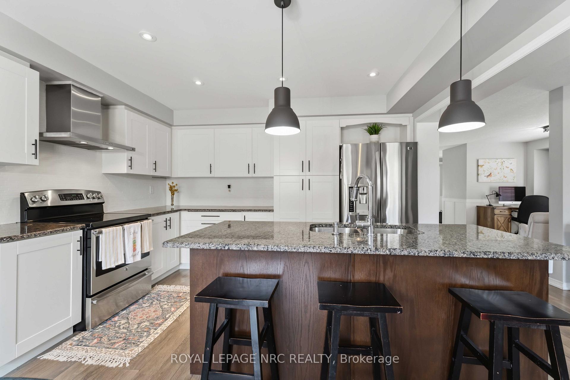 Photo 16 of 8769 Dogwood Crescent, Niagara Falls, Brown — HOMEH