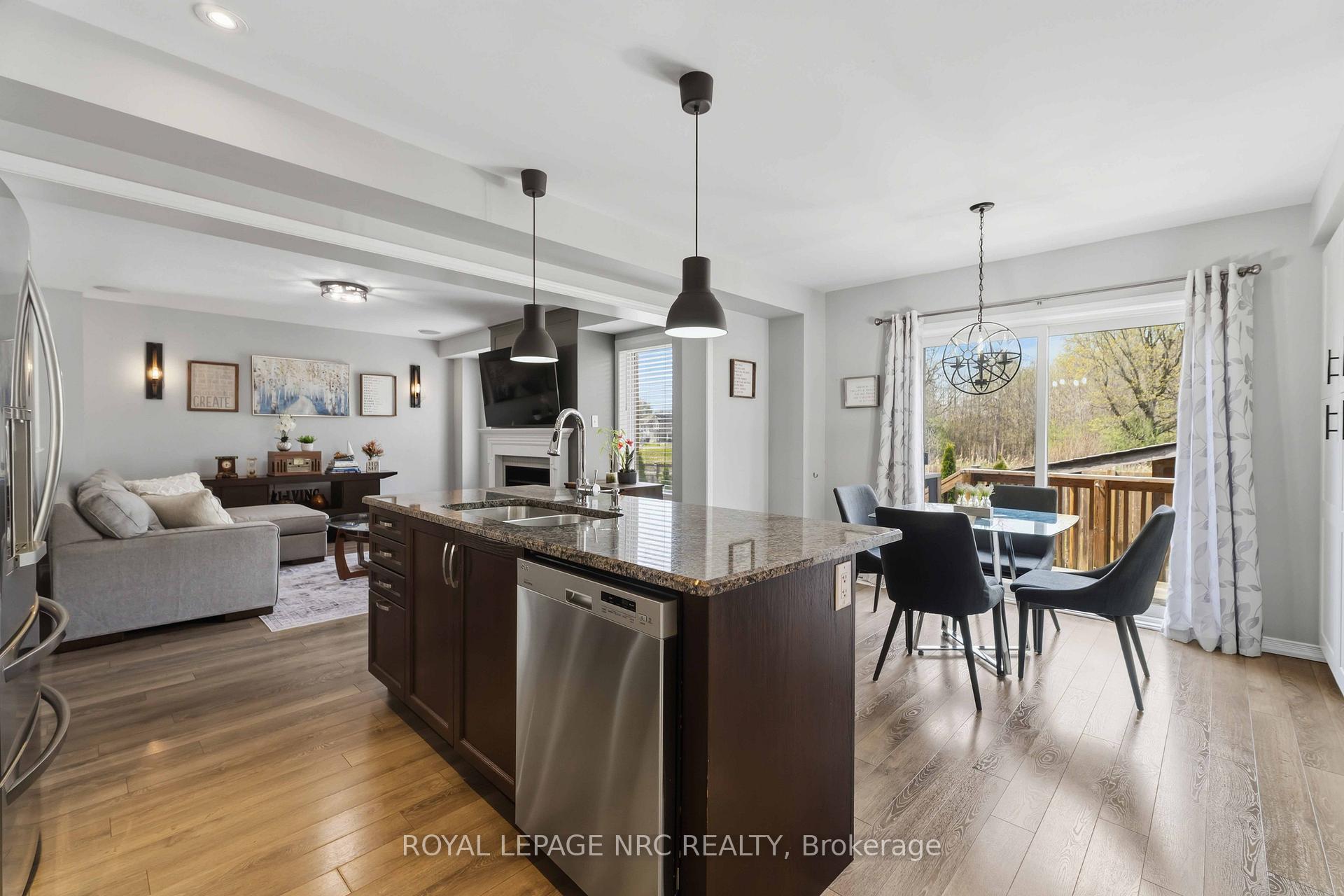 Photo 17 of 8769 Dogwood Crescent, Niagara Falls, Brown — HOMEH