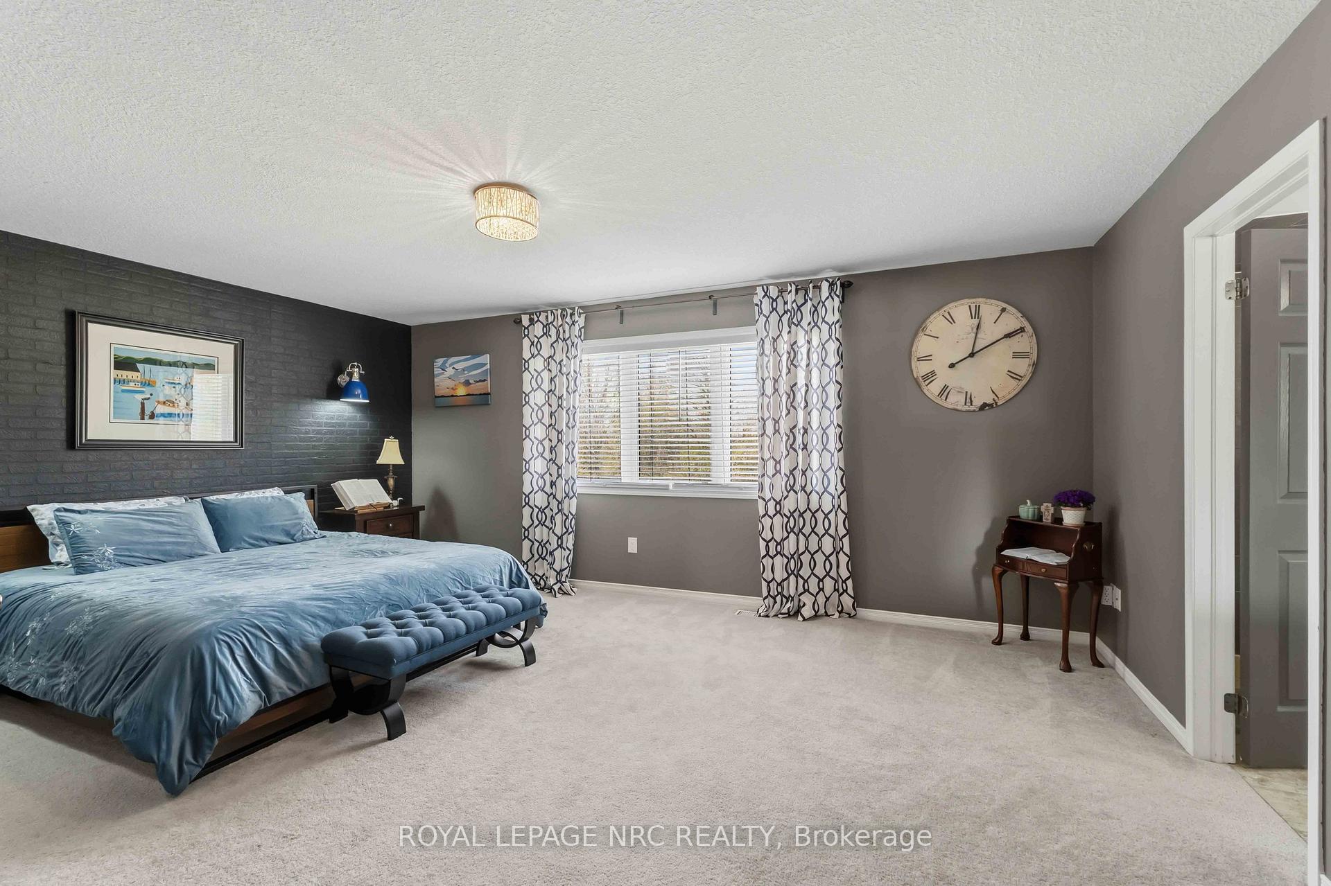 Photo 22 of 8769 Dogwood Crescent, Niagara Falls, Brown — HOMEH