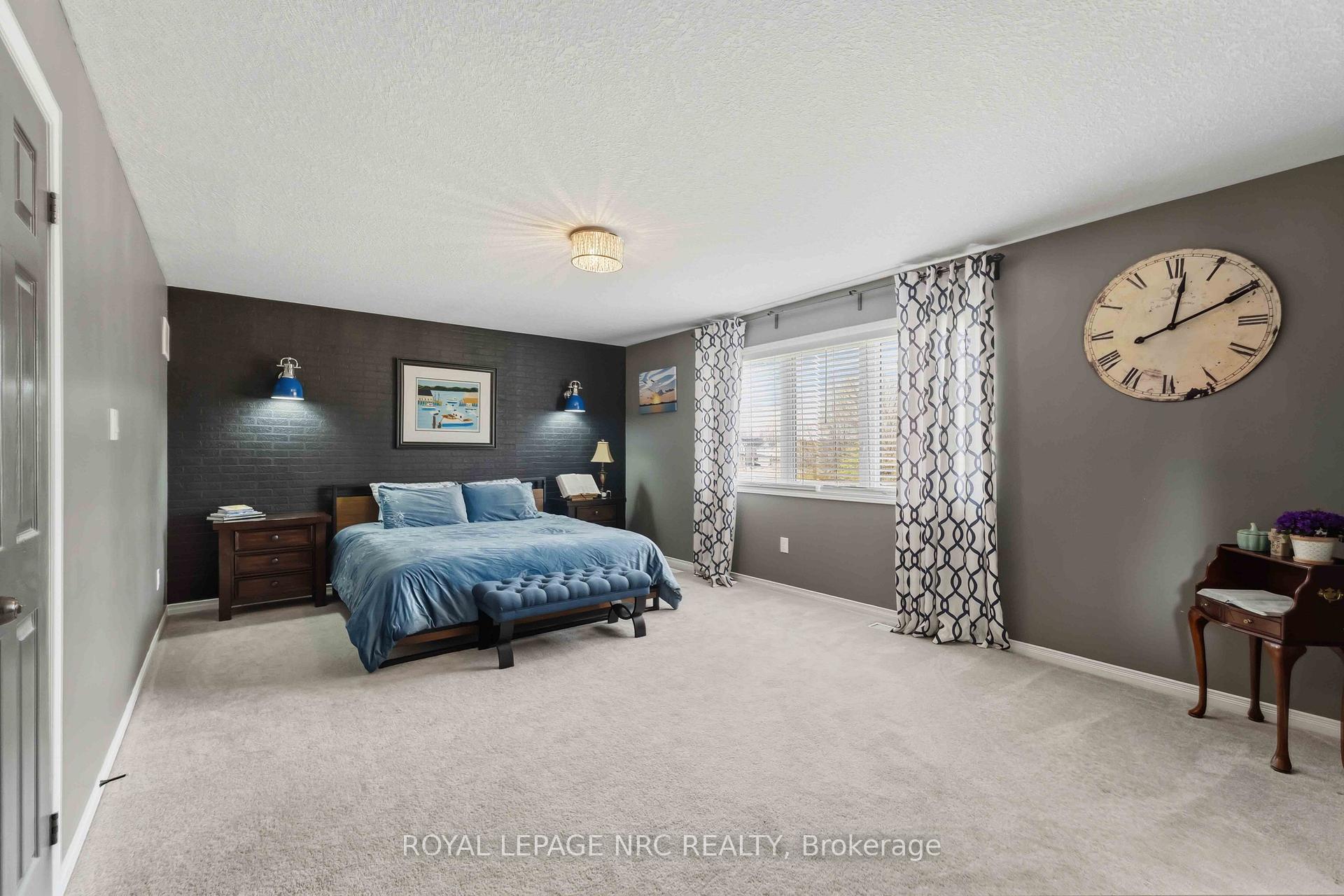 Photo 23 of 8769 Dogwood Crescent, Niagara Falls, Brown — HOMEH