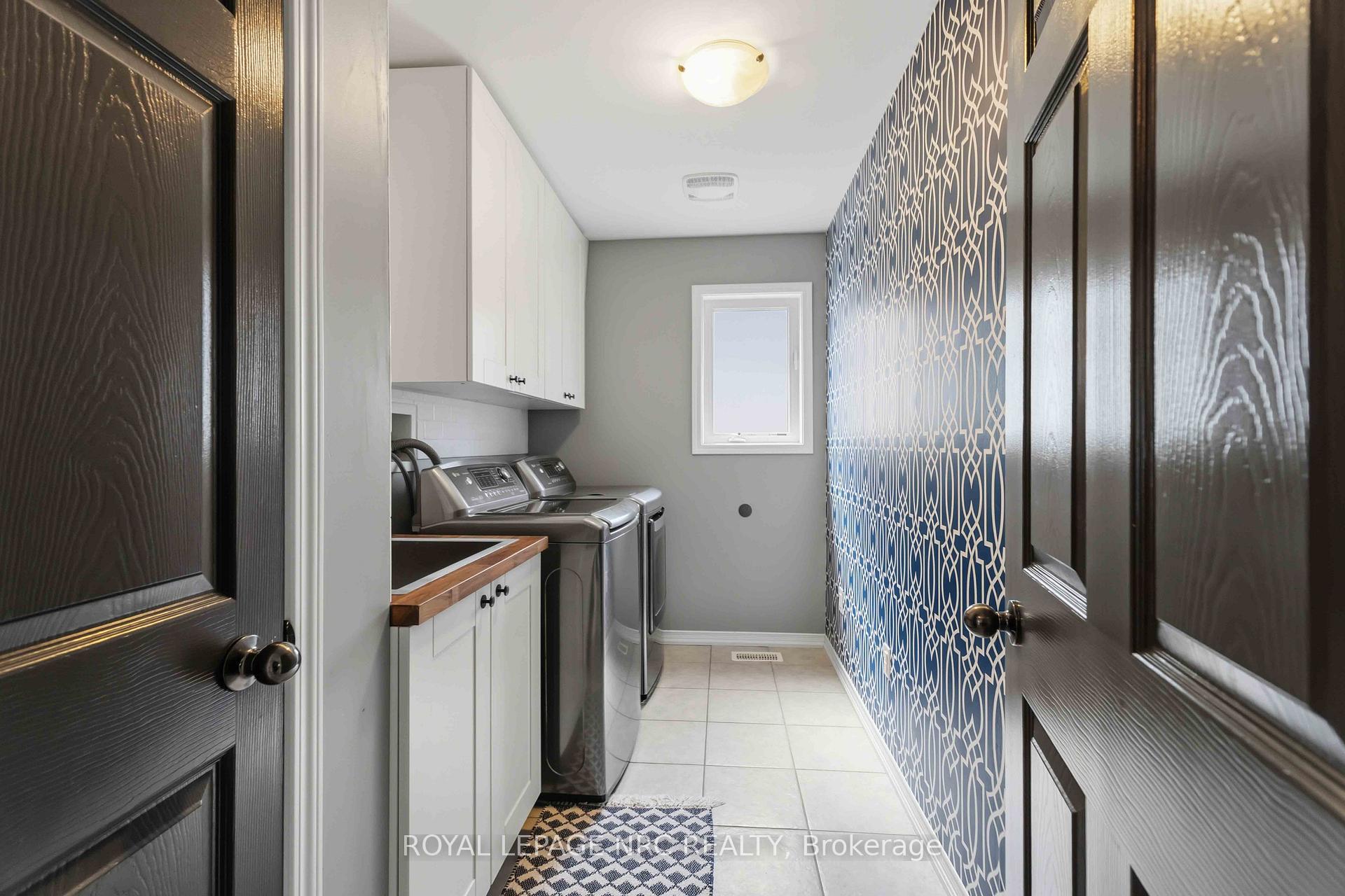 Photo 33 of 8769 Dogwood Crescent, Niagara Falls, Brown — HOMEH